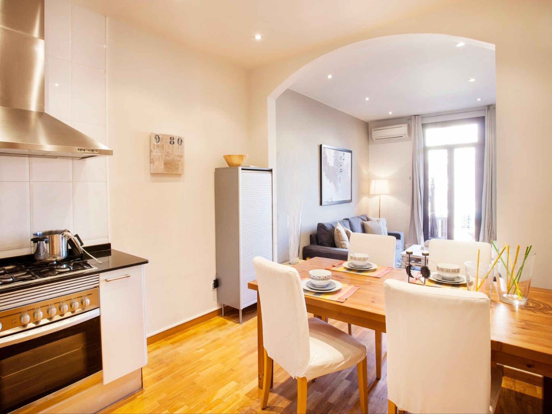 Ruim appartement met balkon op loopafstand van het bruisende centrum - foto 11