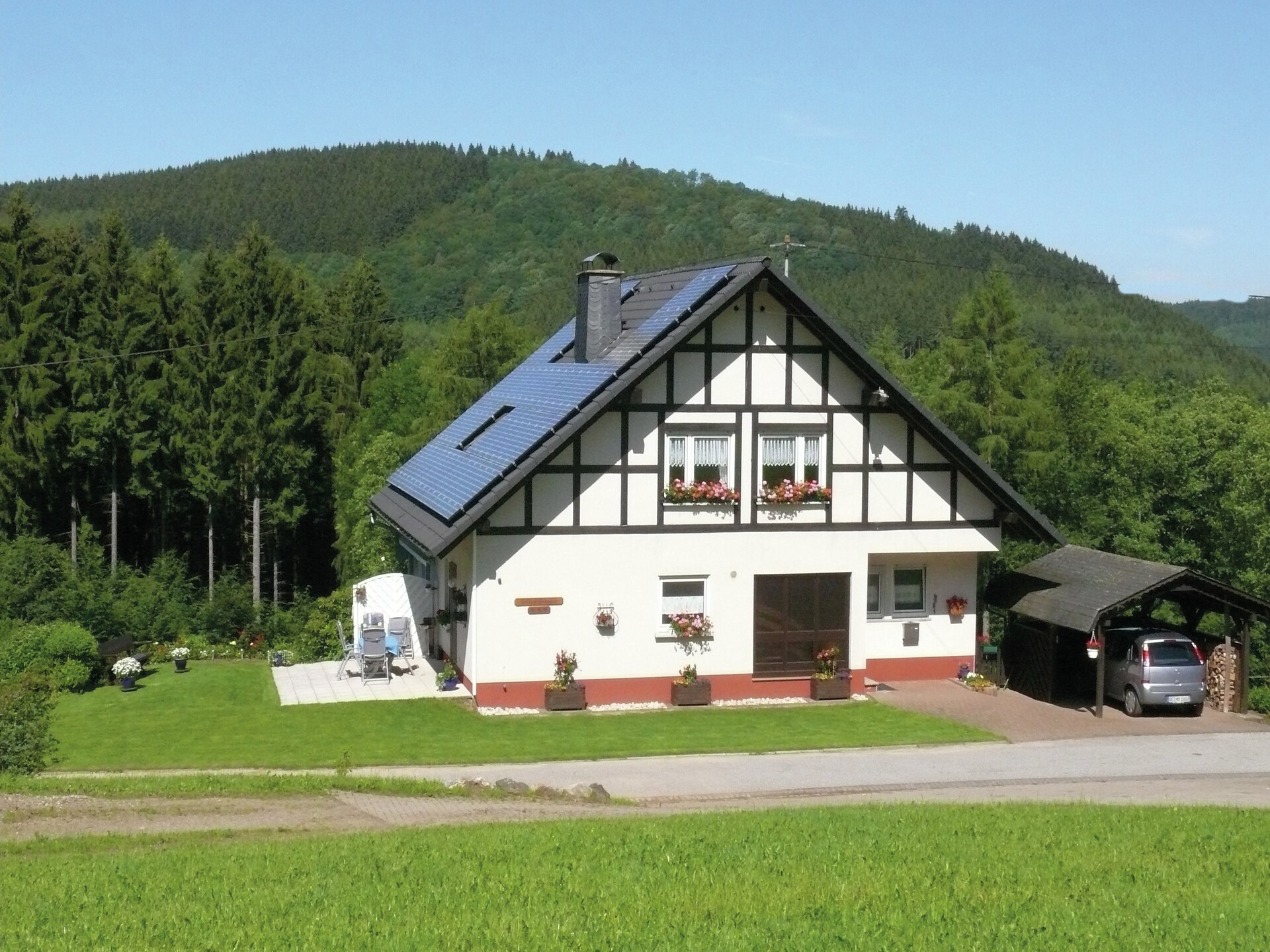 Sauerland appartement op boerderij met bosrijke omgeving en terras - foto 8