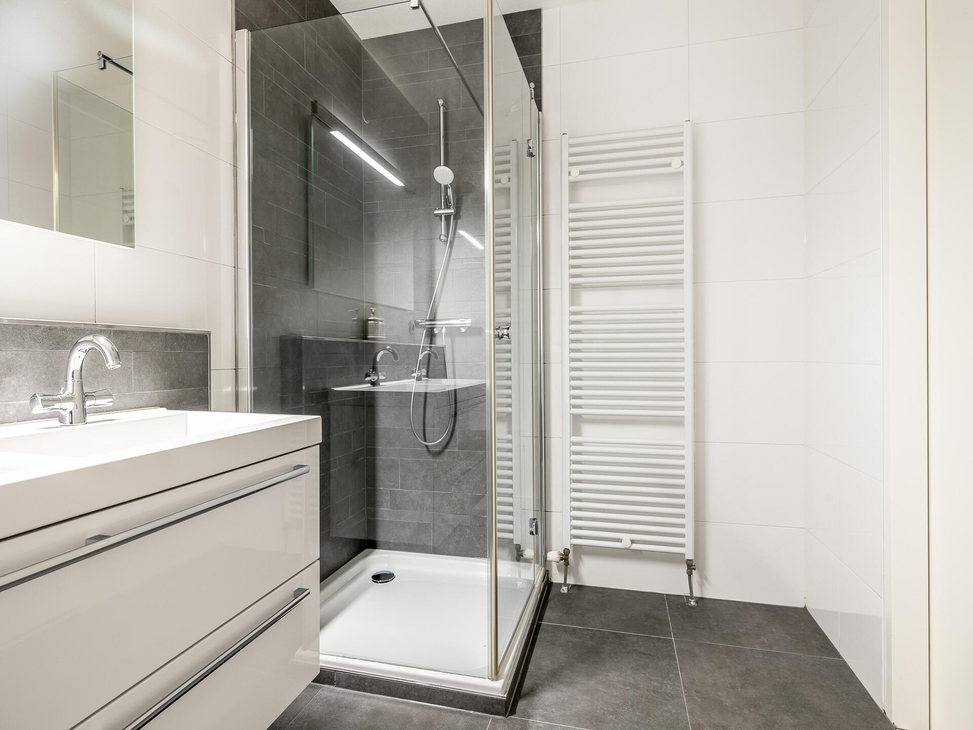 Elegant appartement met panoramisch zeezicht in Scheveningse haven - foto 21