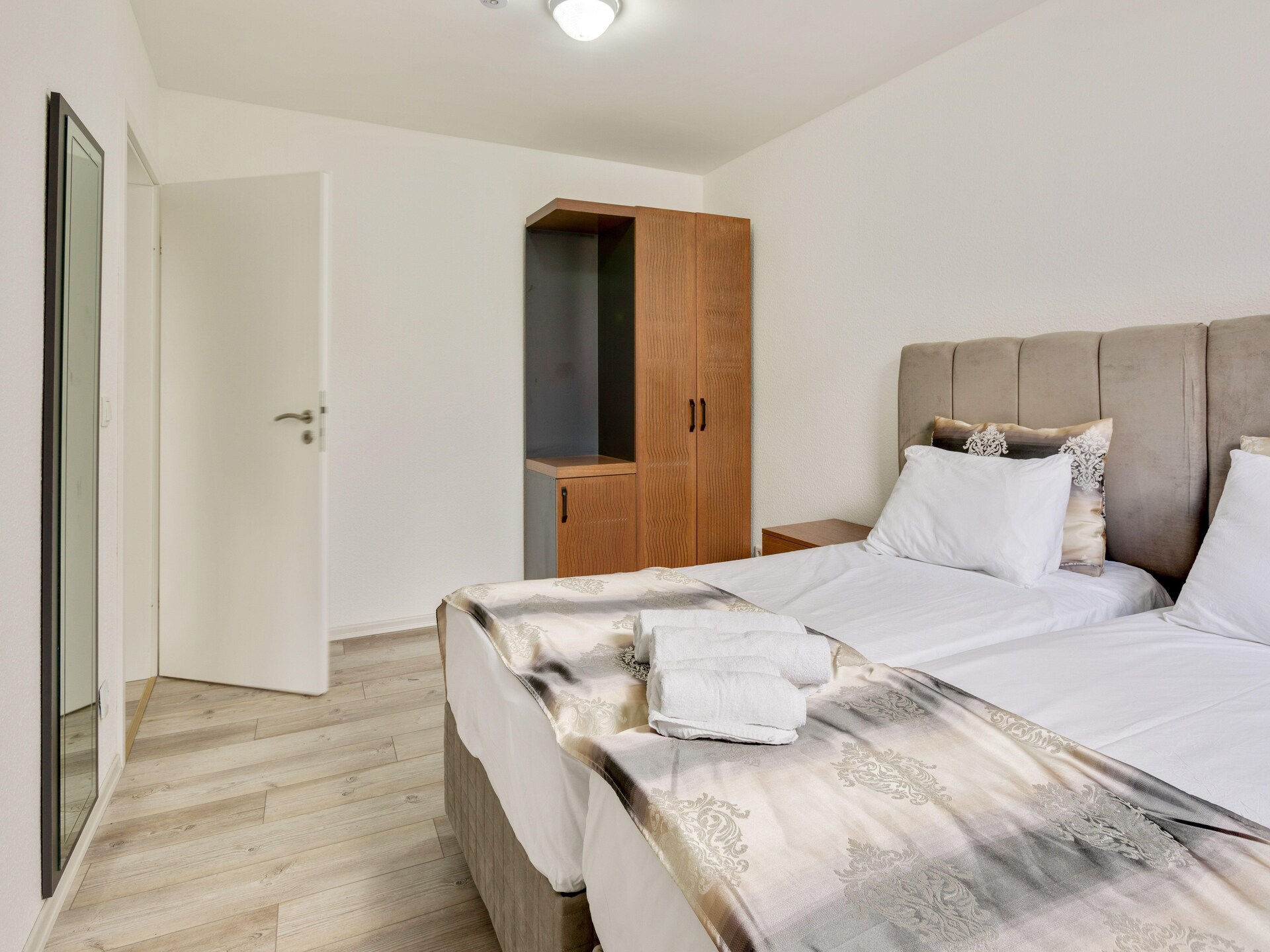 Licht appartement nabij centrum Oberhausen met tuinterras - foto 8