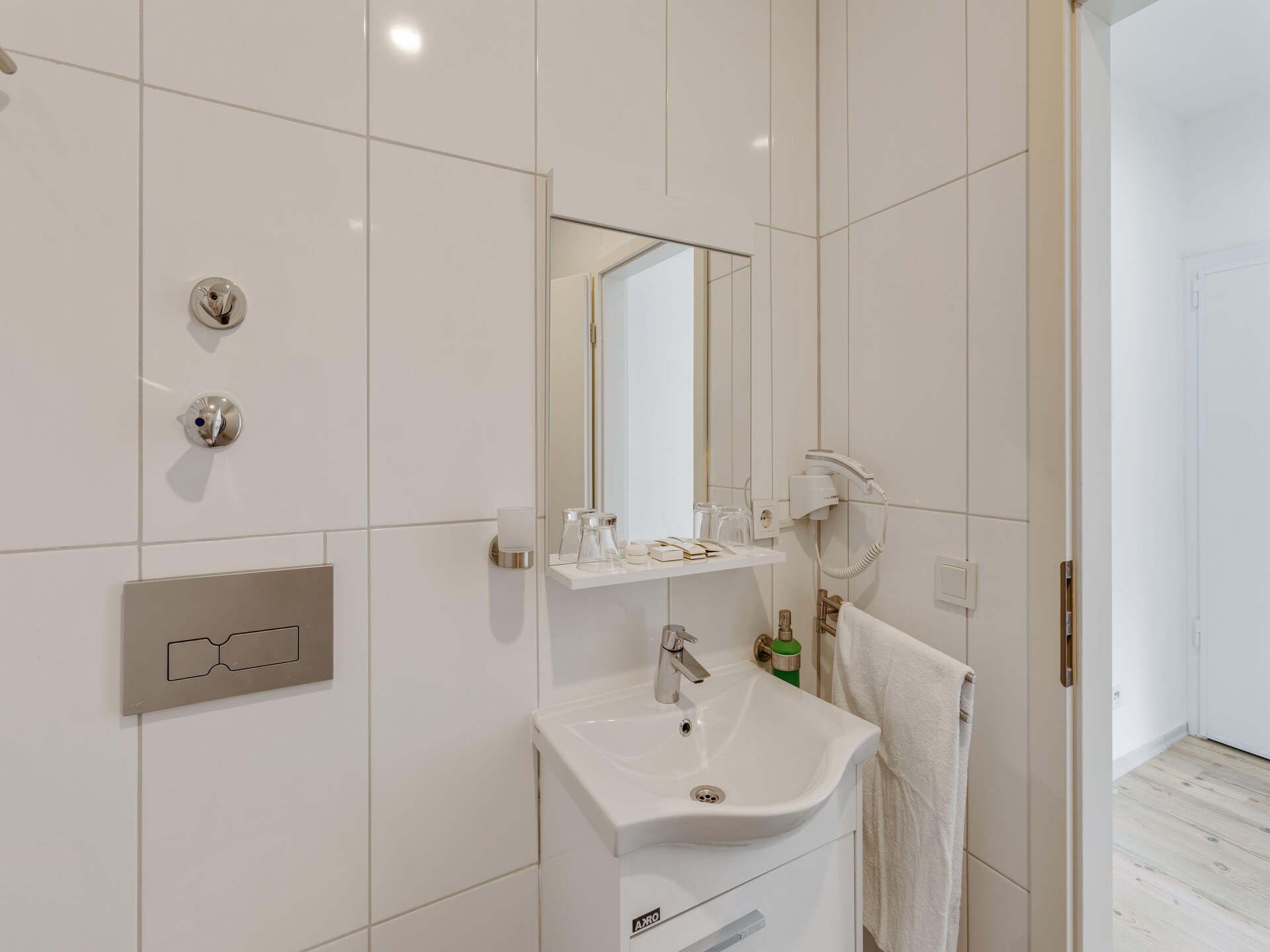 Licht appartement nabij centrum Oberhausen met tuinterras - foto 19
