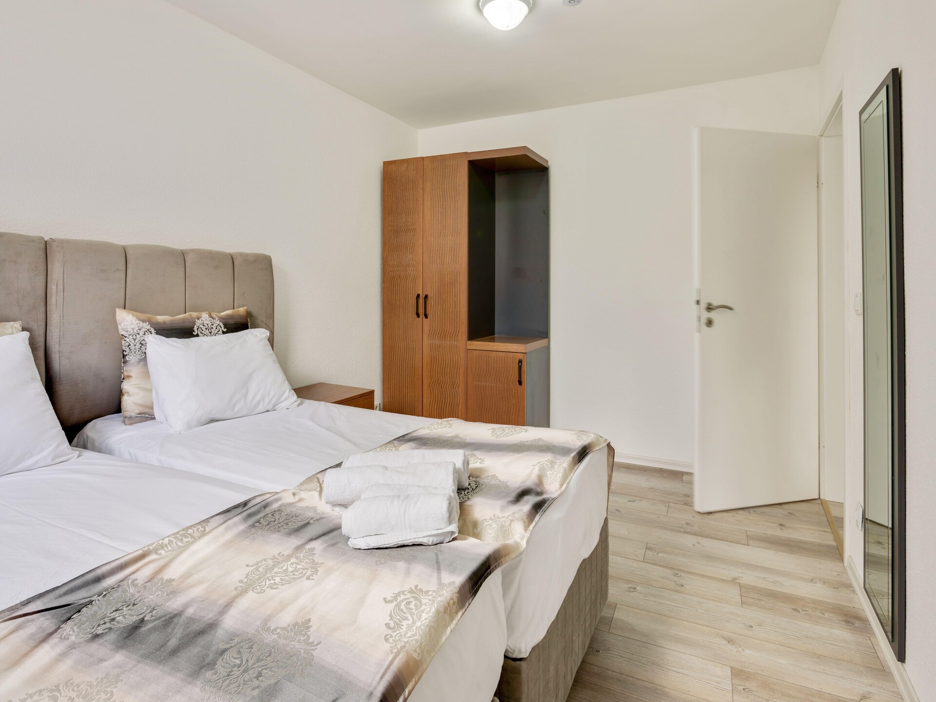 Licht appartement nabij centrum Oberhausen met tuinterras - foto 2