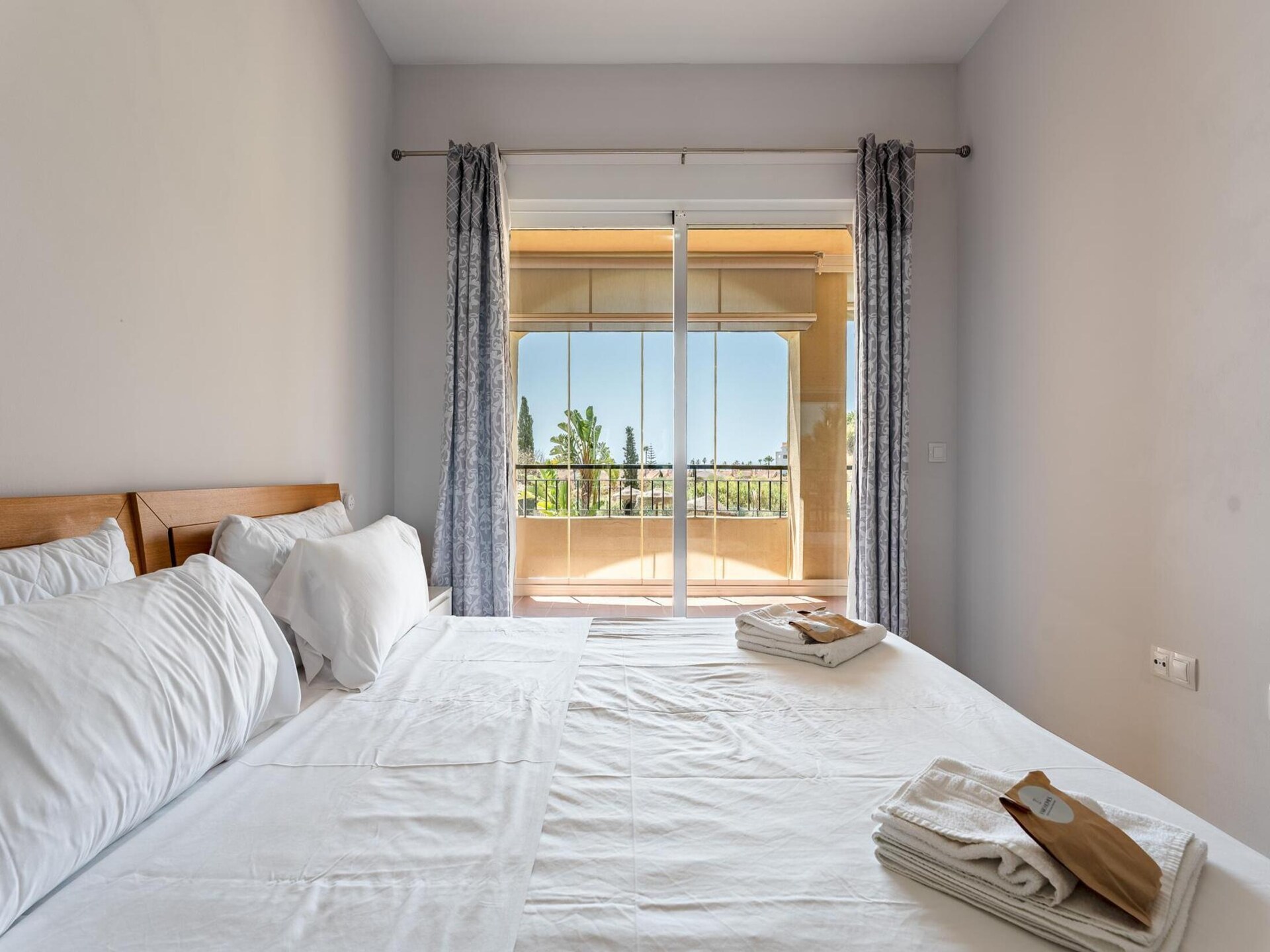 Licht appartement aan de golfbaan met zwembad, op 1,5 km van het strand - foto 14