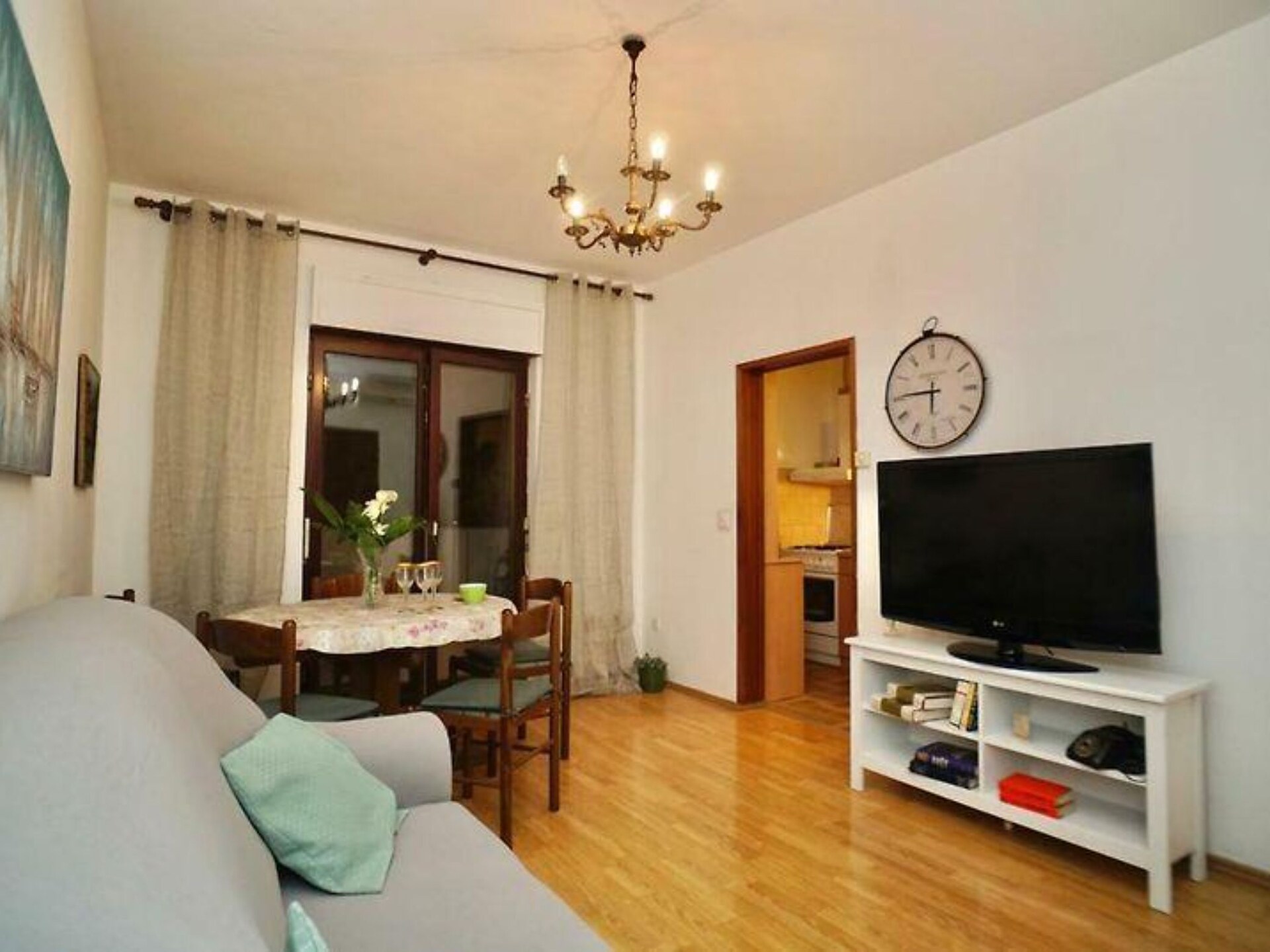 Ruim appartement met zeezicht en terras voor 7 personen in Seget Vranjica - foto 1