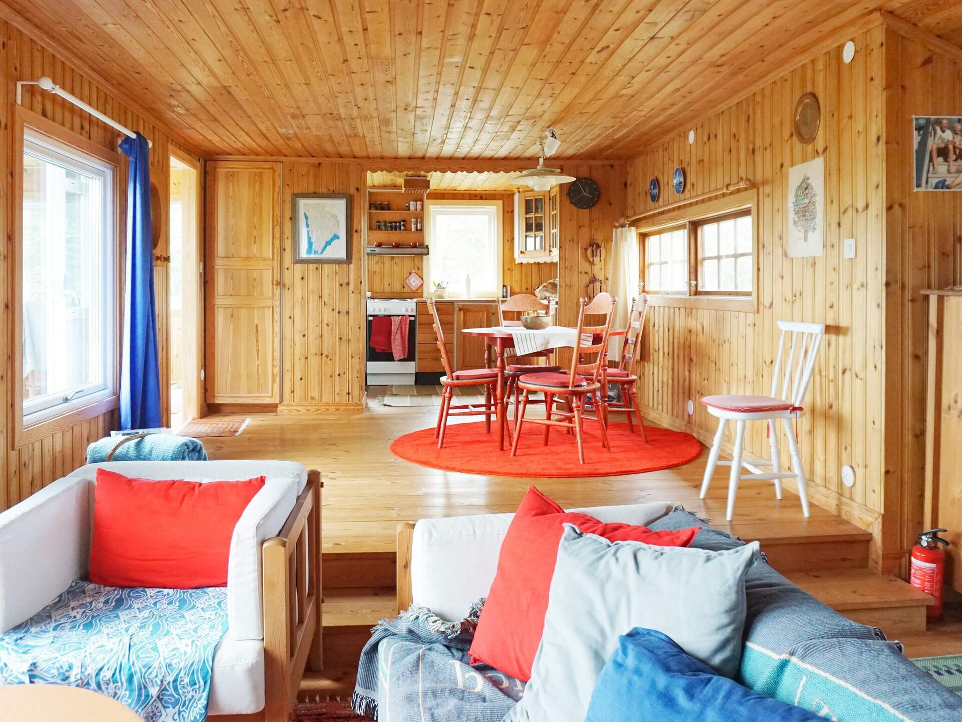 Zweeds vakantiehuis met panoramisch fjordzicht bij kindvriendelijk zandstrand - foto 9