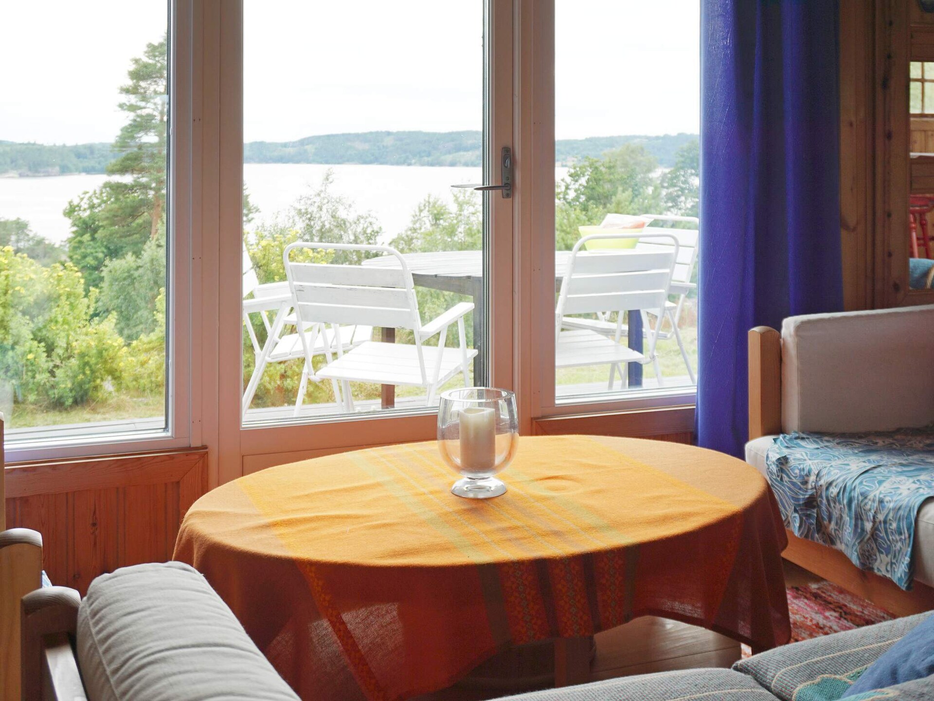 Zweeds vakantiehuis met panoramisch fjordzicht bij kindvriendelijk zandstrand - foto 15