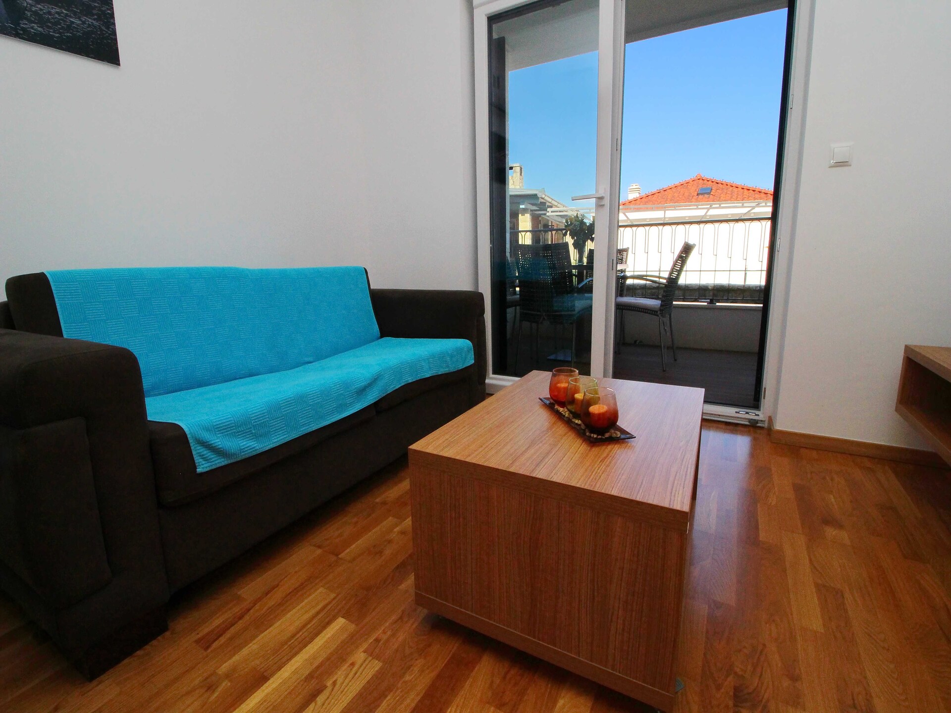 Knus appartement met terras en zwembad op 100m van zee in Drače - foto 4
