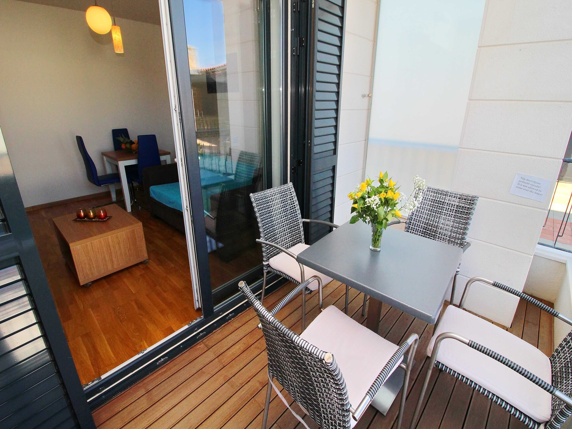 Knus appartement met terras en zwembad op 100m van zee in Drače - foto 13