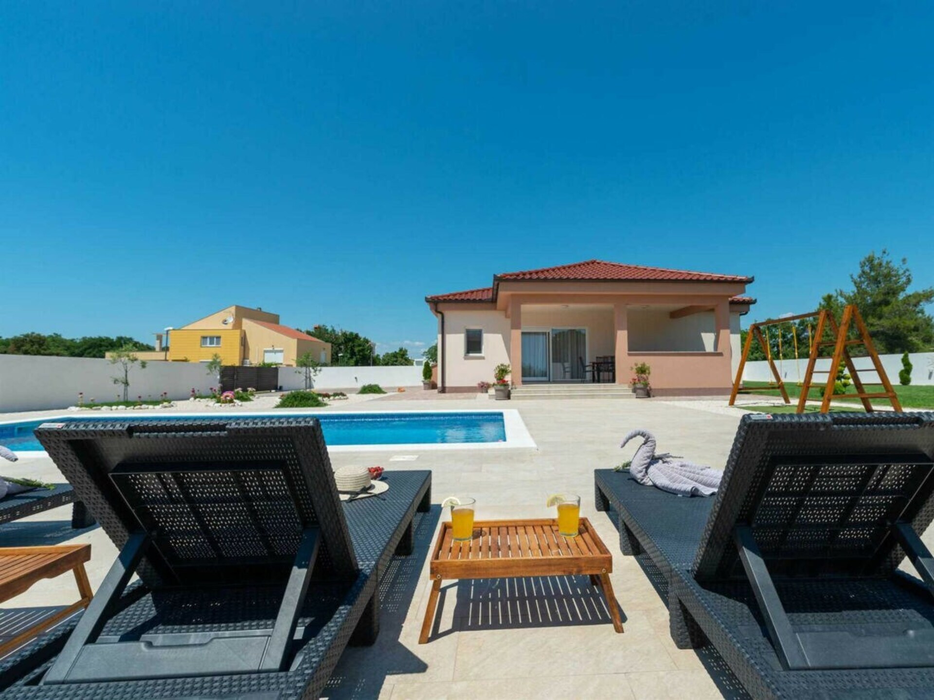 Moderne villa met privézwembad en zeezicht in Zadar, Kroatië - foto 18