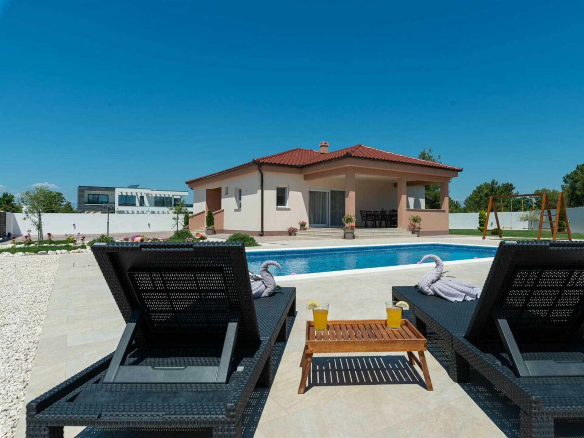 Moderne villa met privézwembad en zeezicht in Zadar, Kroatië - foto 21