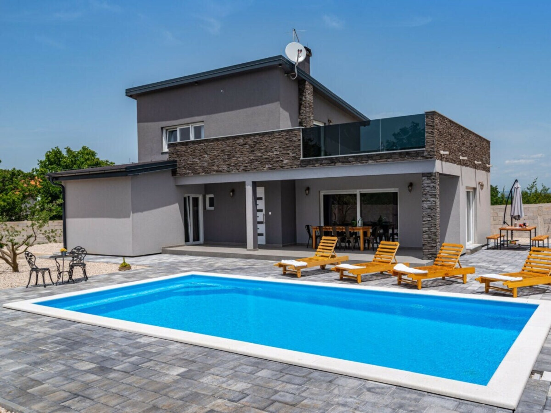 Ruime villa voor 8 personen met zwembad nabij Stankovci, Dalmatië - foto 11