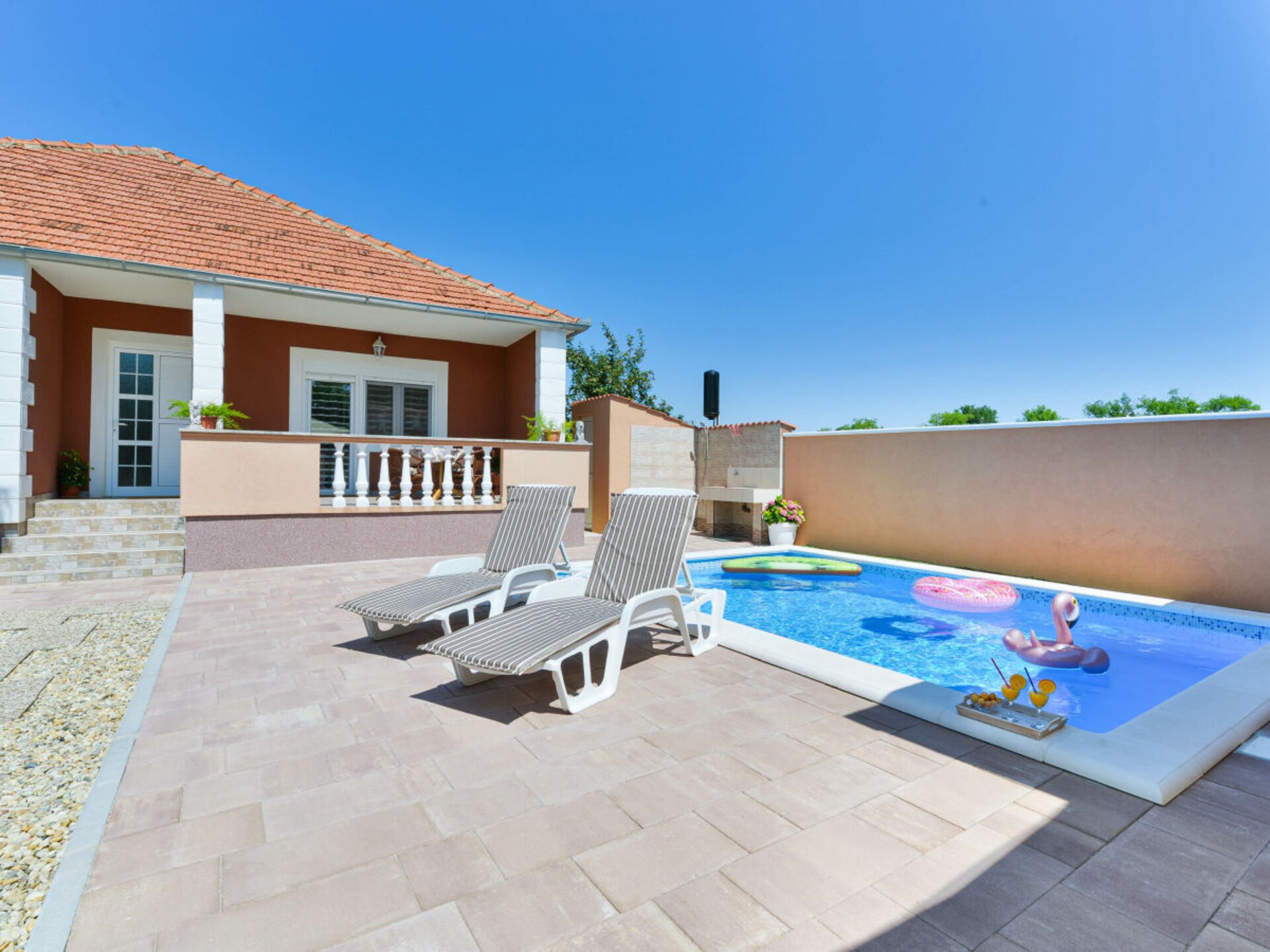 Ruim vakantiehuis voor 7 in Benkovac, vlakbij centrum - foto 3
