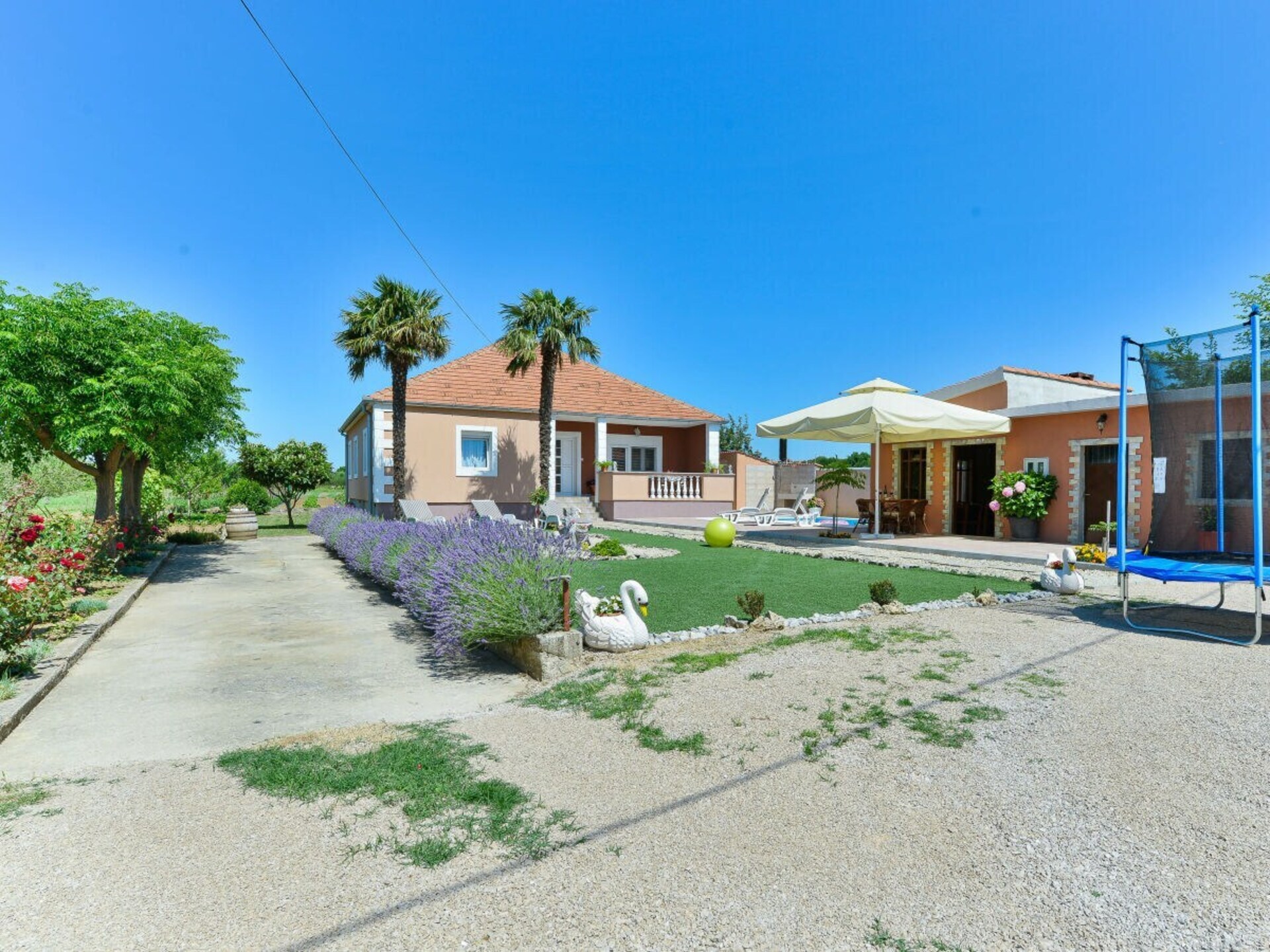 Ruim vakantiehuis voor 7 in Benkovac, vlakbij centrum - foto 10