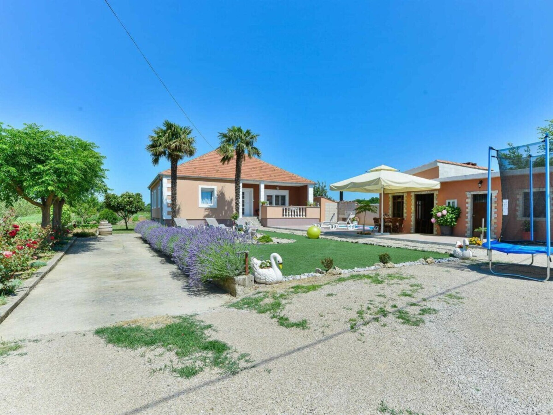 Ruim vakantiehuis voor 7 in Benkovac, vlakbij centrum - foto 15