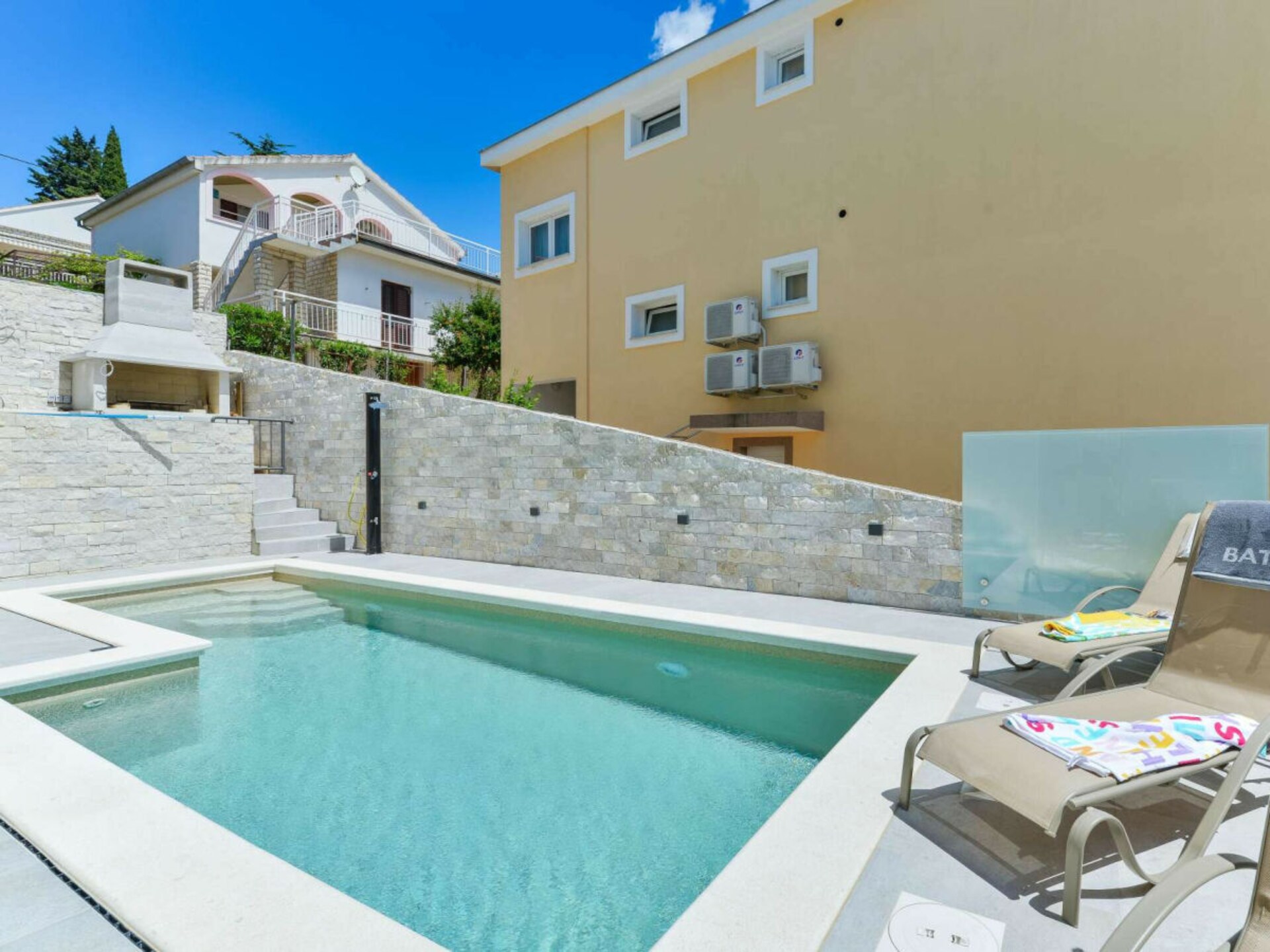 Ruime villa voor 8 personen nabij Jasenice, Dalmatië – 190m² comfort - foto 12