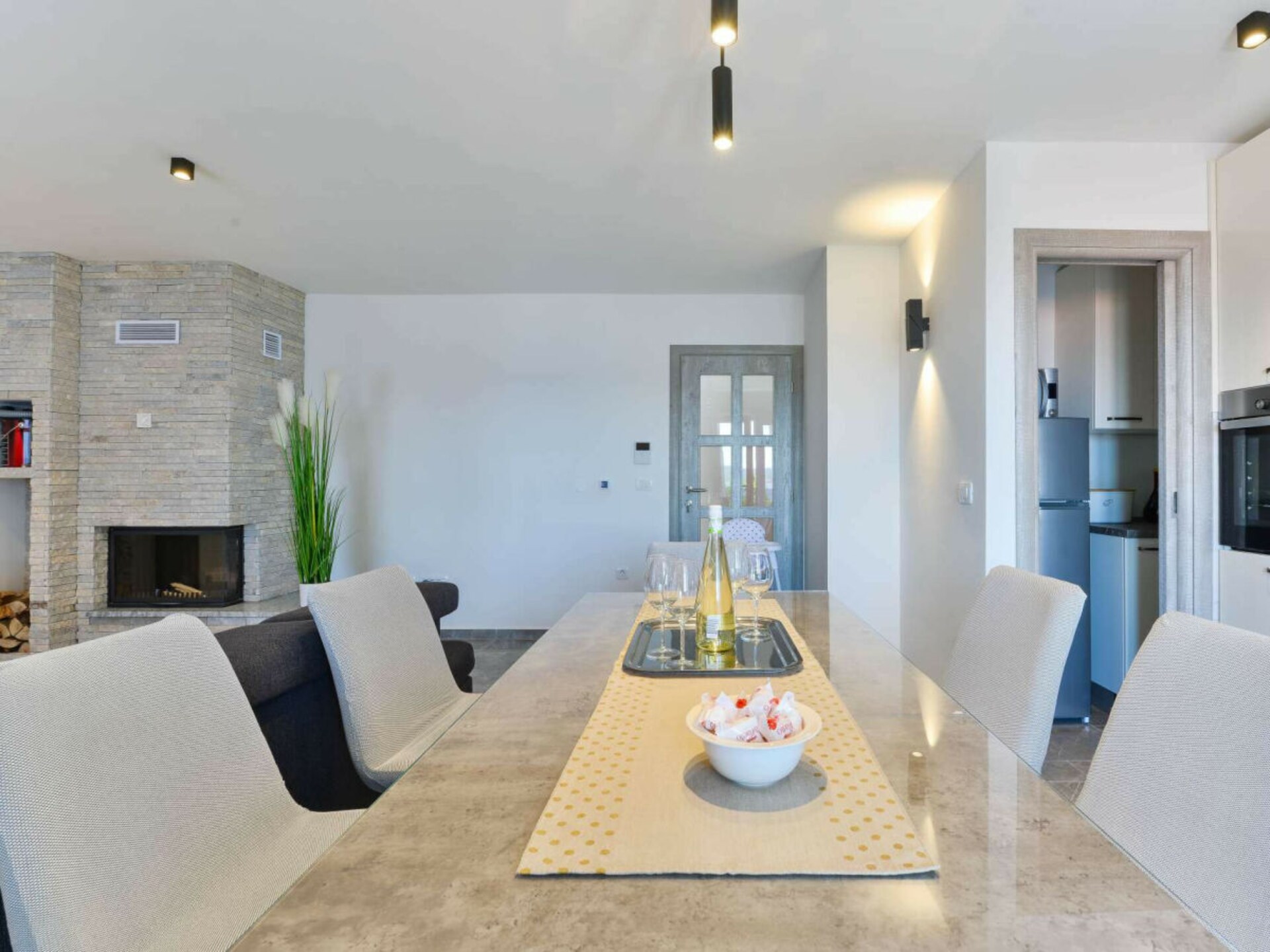 Ruime villa voor 8 personen nabij Jasenice, Dalmatië – 190m² comfort - foto 33