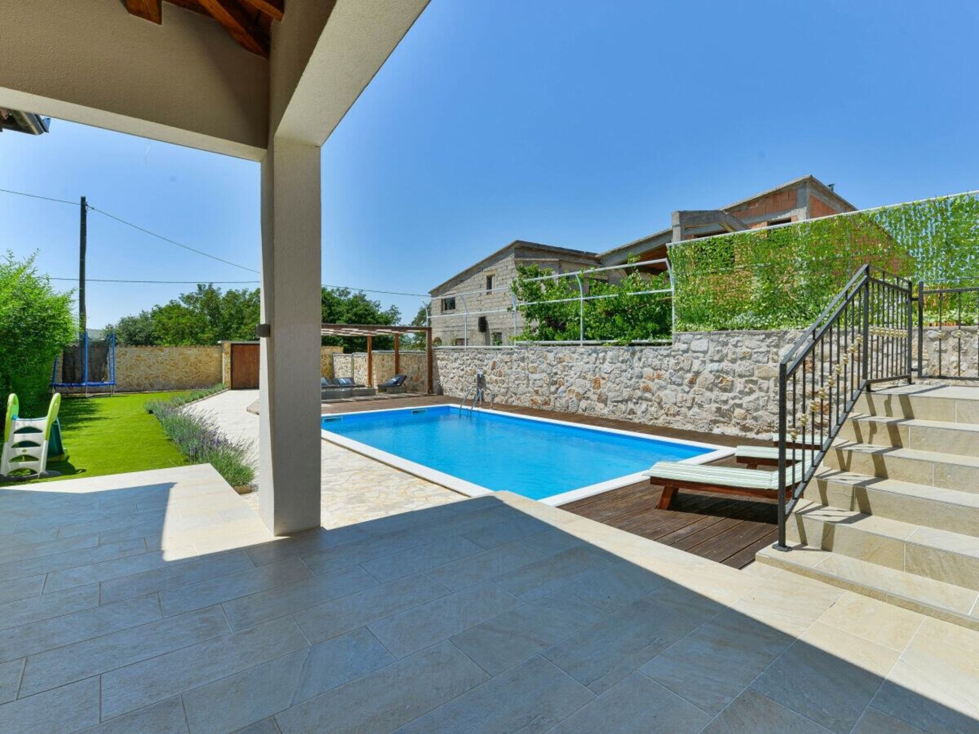 Ruime villa voor 12 personen nabij Zadar, met 6 slaapkamers en privézwembad - foto 15