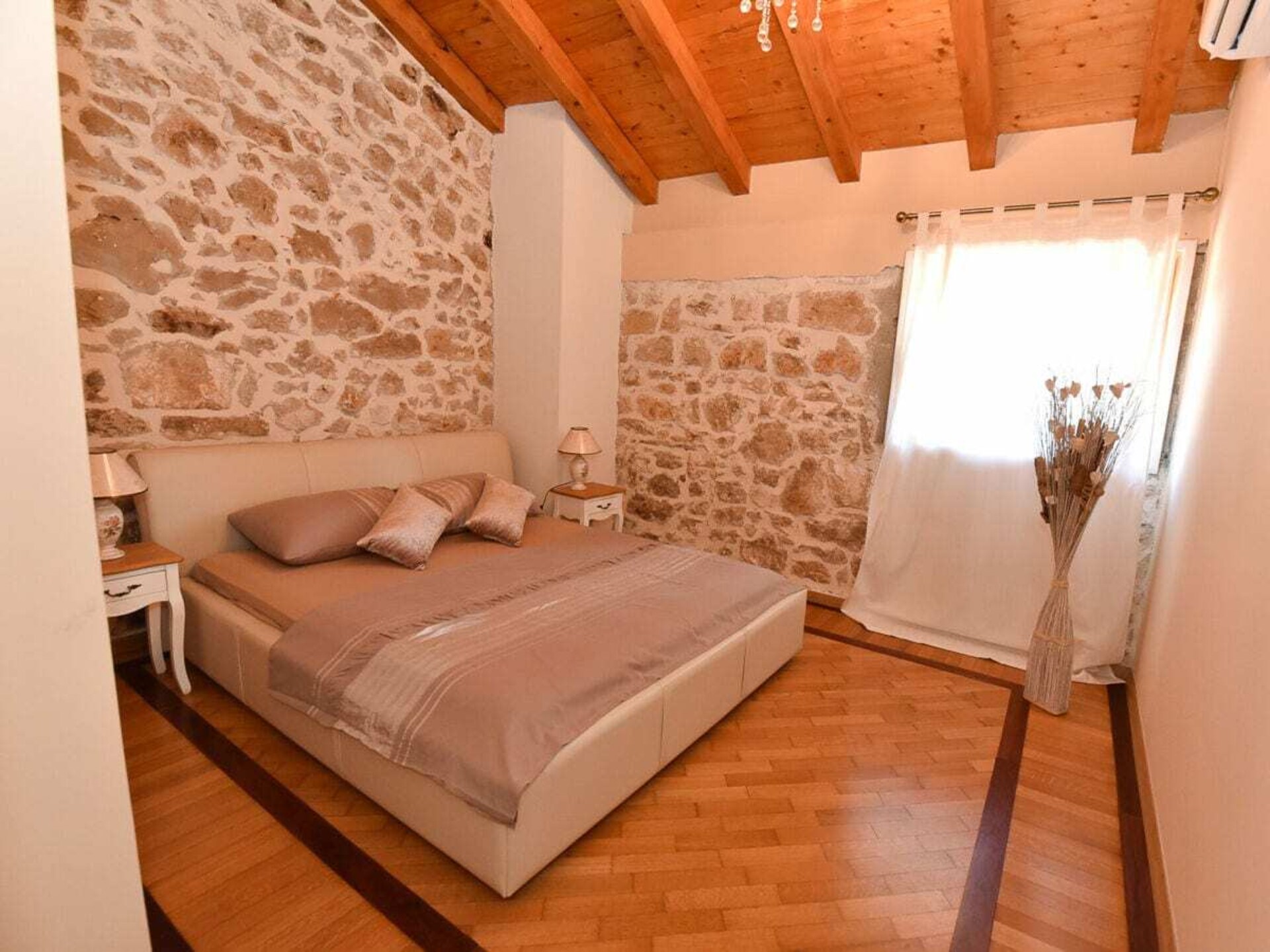Ruime villa voor 12 personen nabij Zadar, met 6 slaapkamers en privézwembad - foto 44