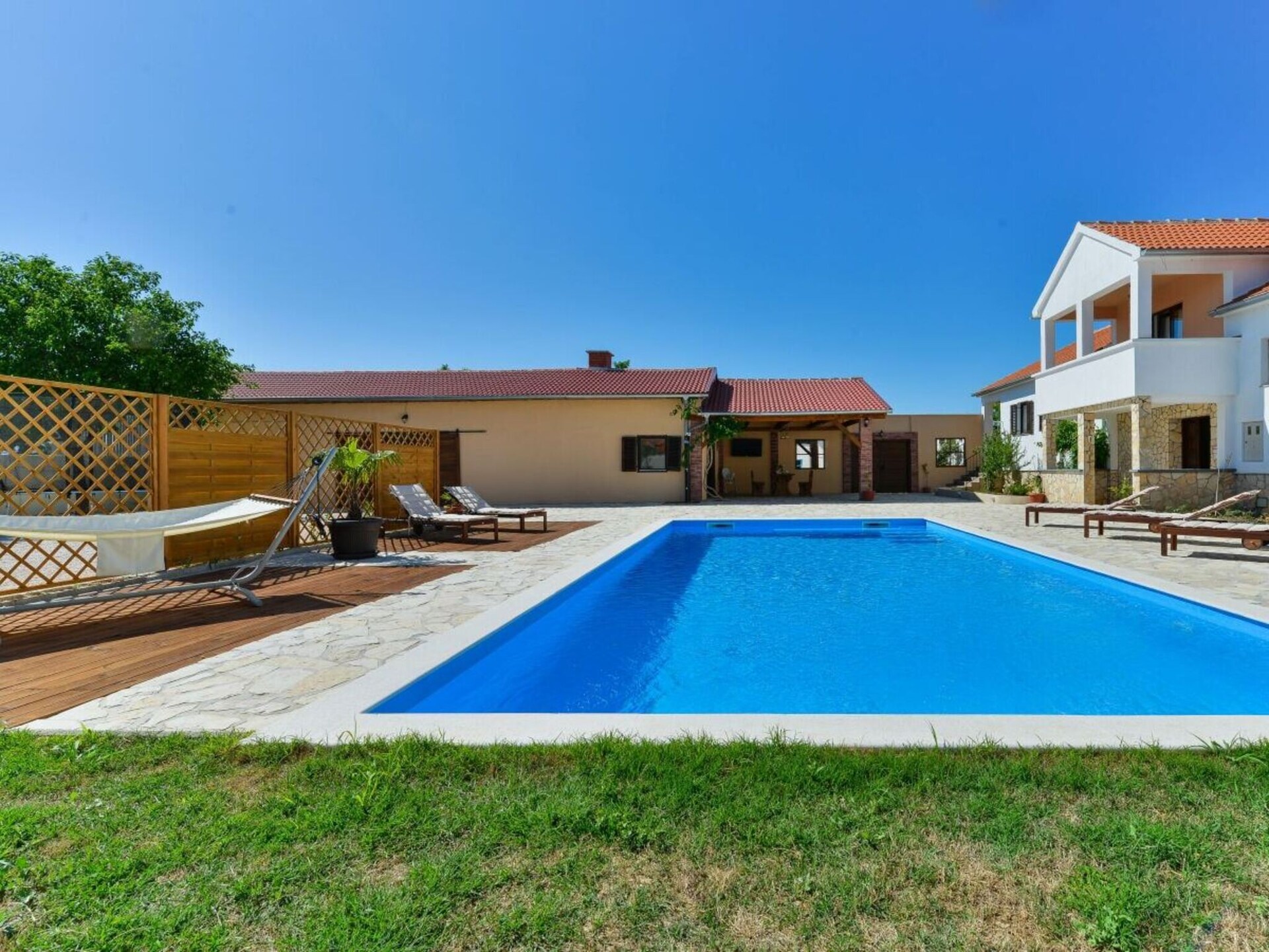 Villa Marinic: Ruim vakantiehuis met privézwembad nabij Zadar - foto 2