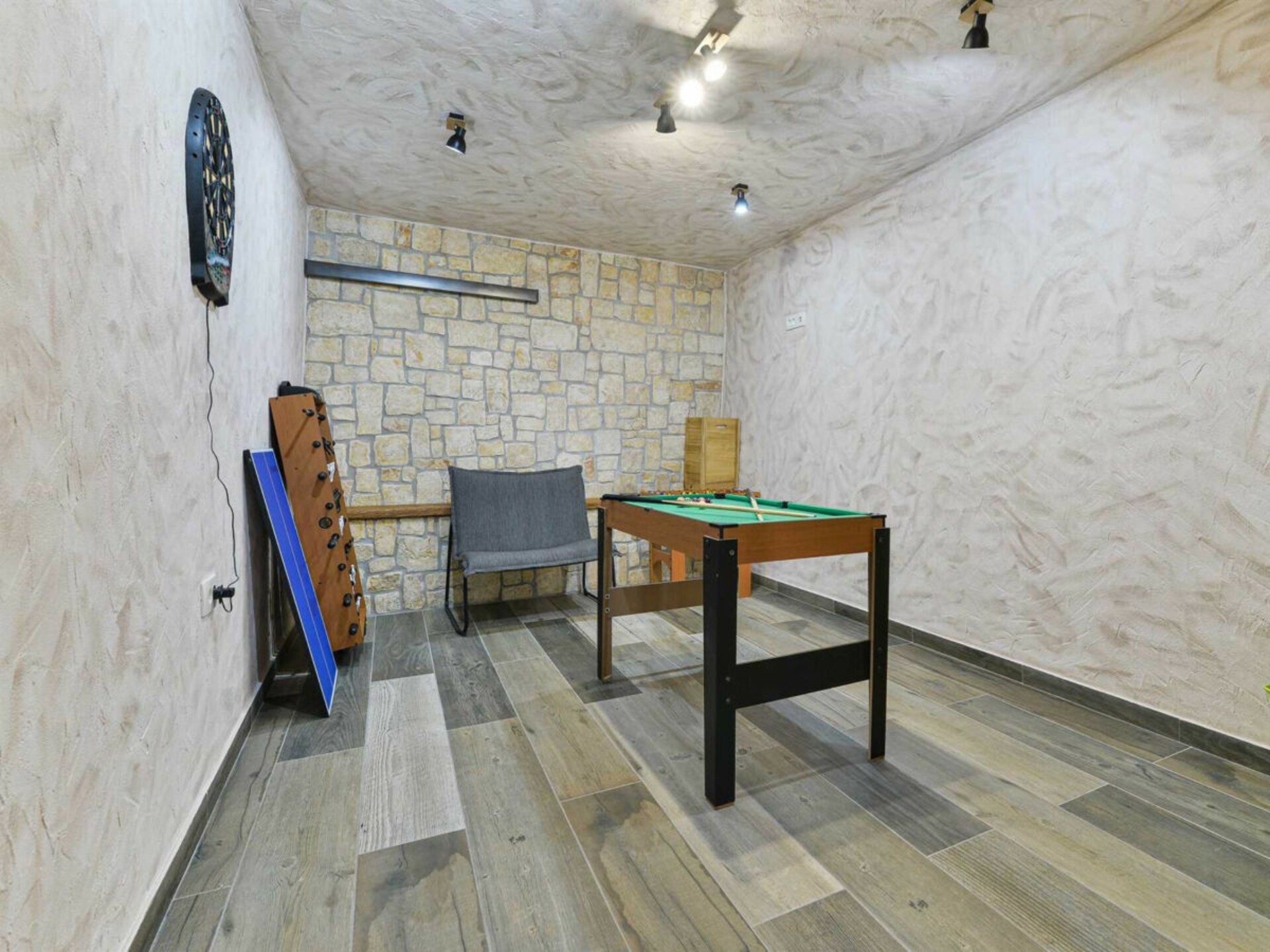 Ruime villa voor 10 personen met zwembad in Lišane Ostrovičke - foto 68