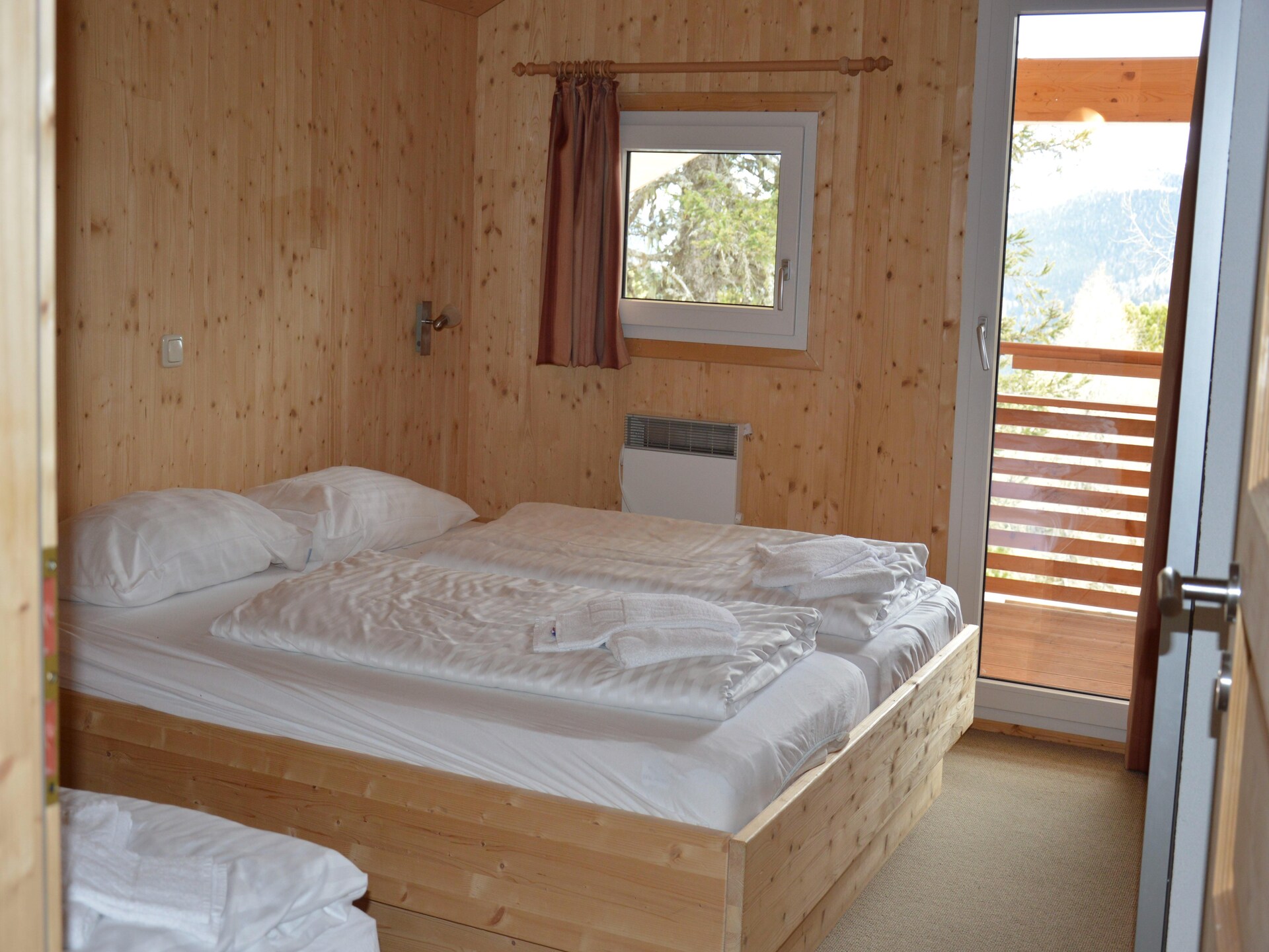 Ruim chalet voor 14 personen met sauna en whirlpool aan de skipiste - foto 11
