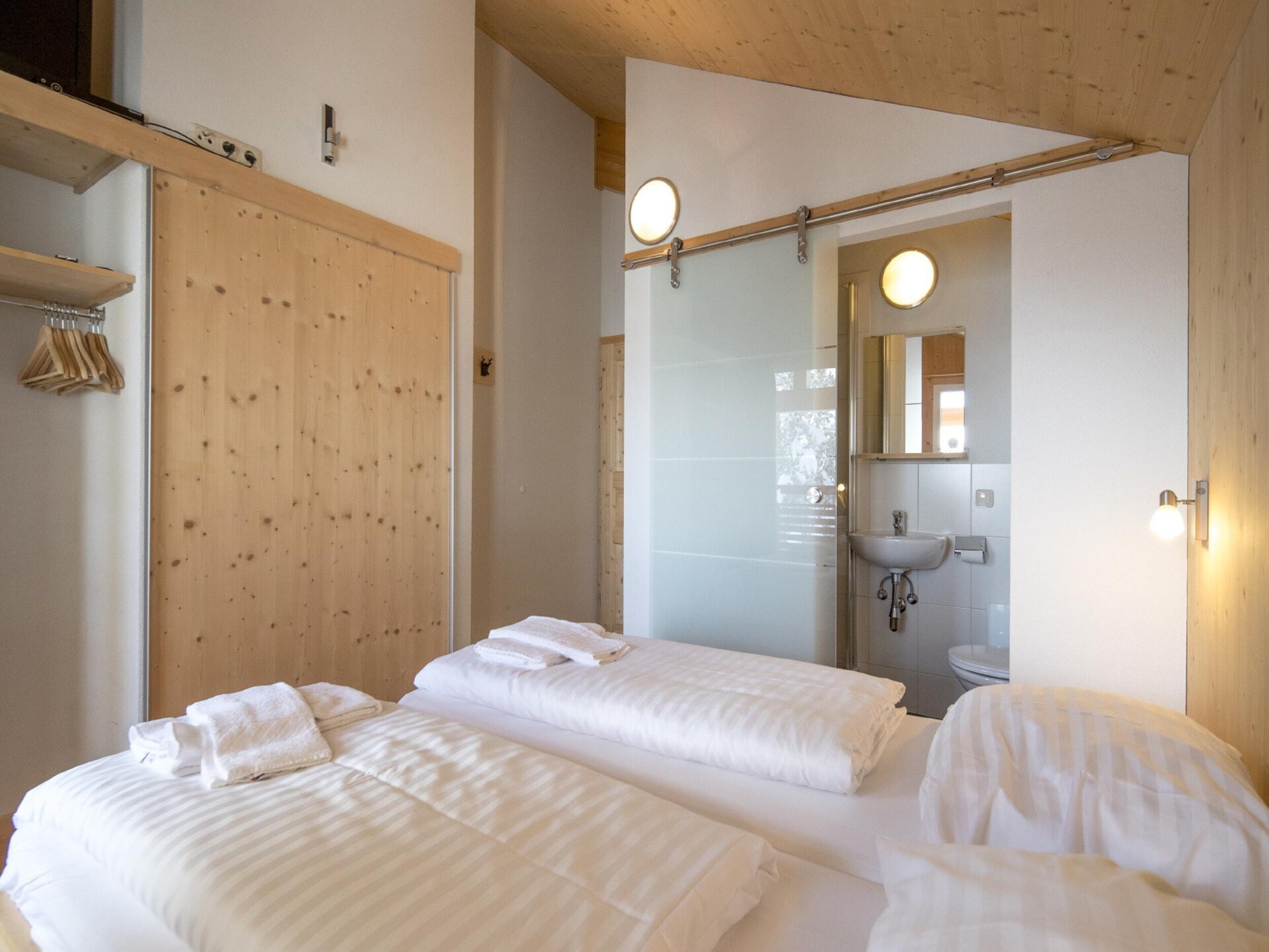 Houten chalet voor 10 personen met sauna en bubbelbad aan de piste in Turracherhöhe - foto 14