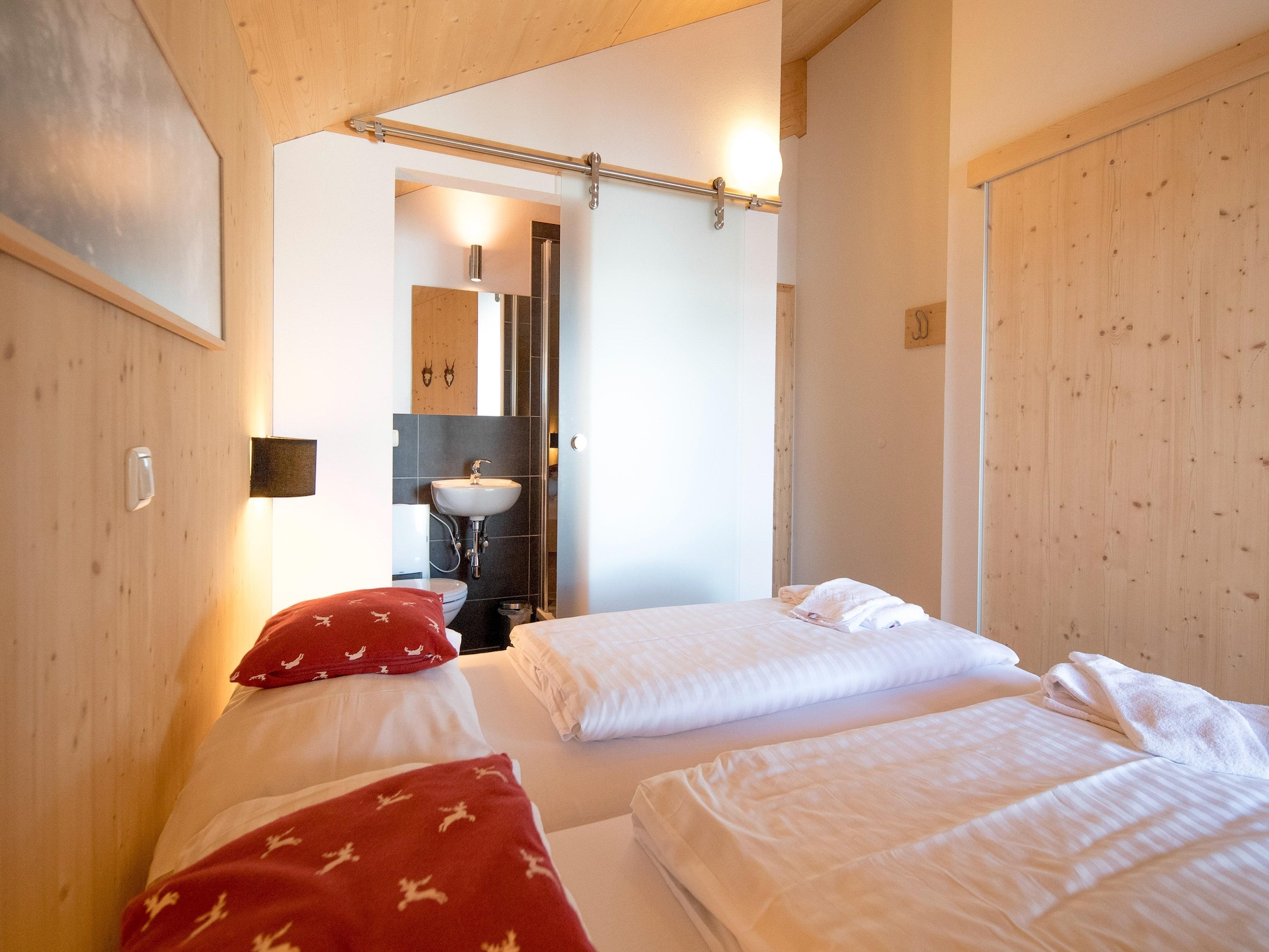 Massief houten chalet voor 10 personen met sauna en bubbelbad aan de piste - foto 14