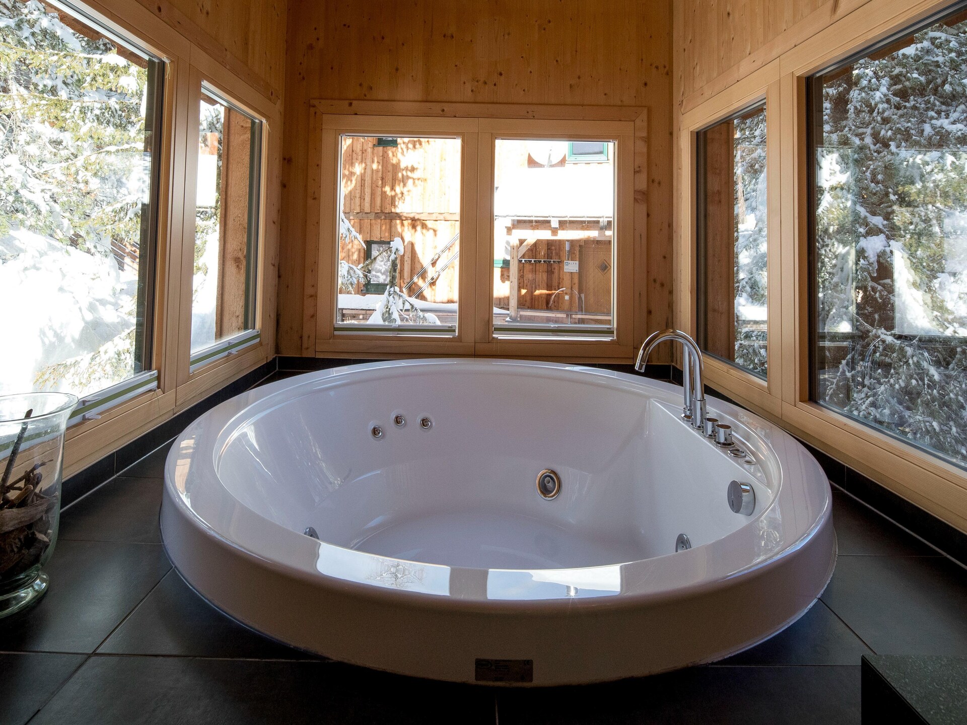 Massief houten chalet voor 10 personen met sauna en bubbelbad aan de piste - foto 6