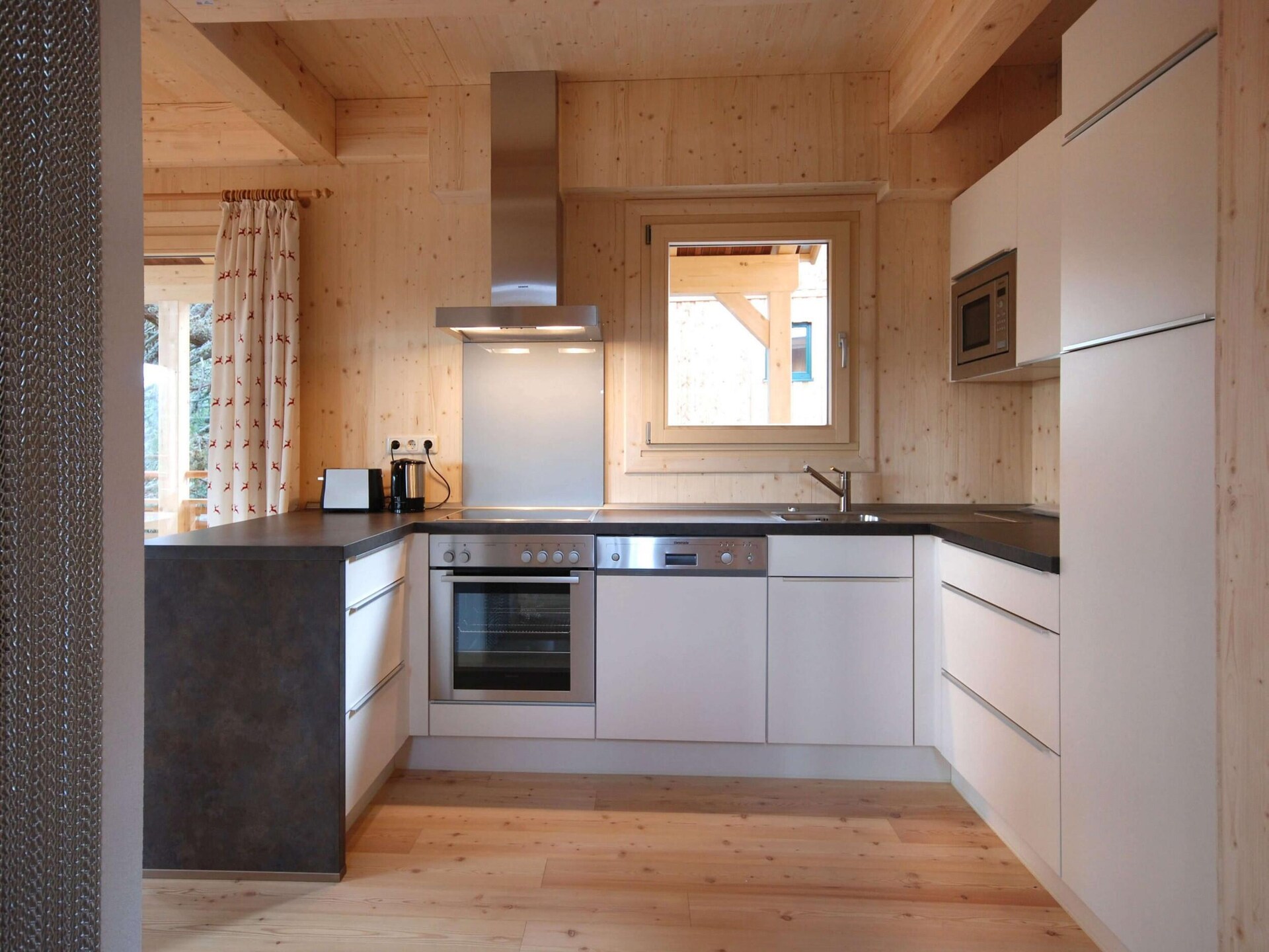 Massief houten chalet voor 10 personen met sauna en bubbelbad aan de piste - foto 5