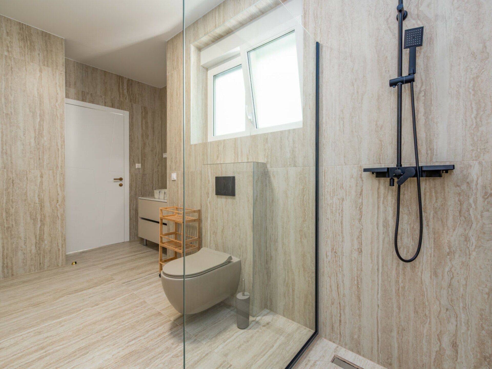 Ruime villa met 3 slaapkamers op 300m van het centrum van Maslenica - foto 43