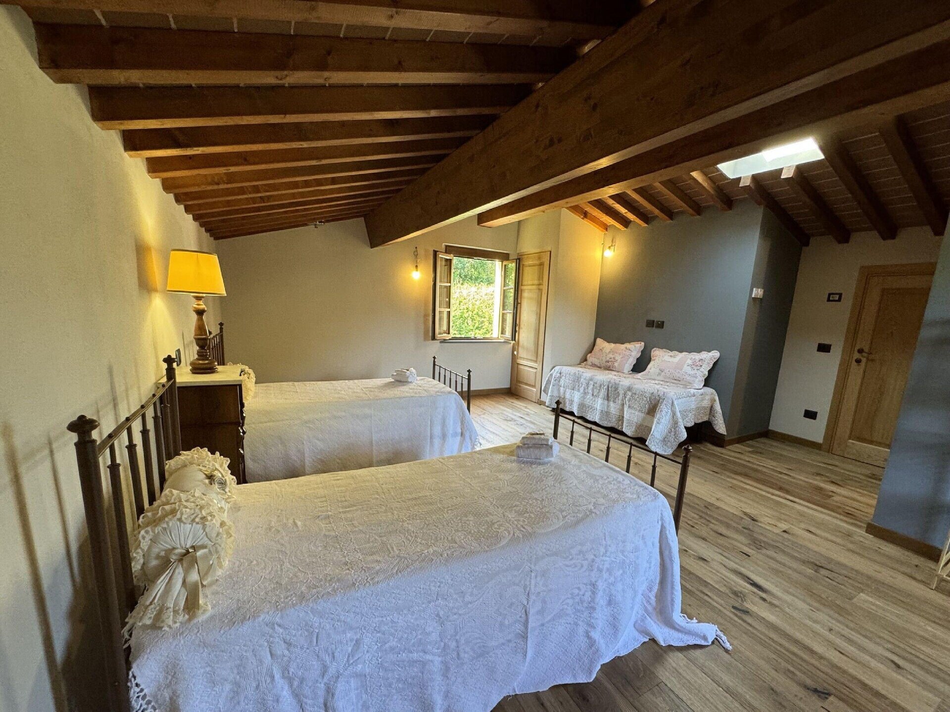 Gerenoveerde villa met laadpaal en grote tuin tussen Lucca en Pisa - foto 12