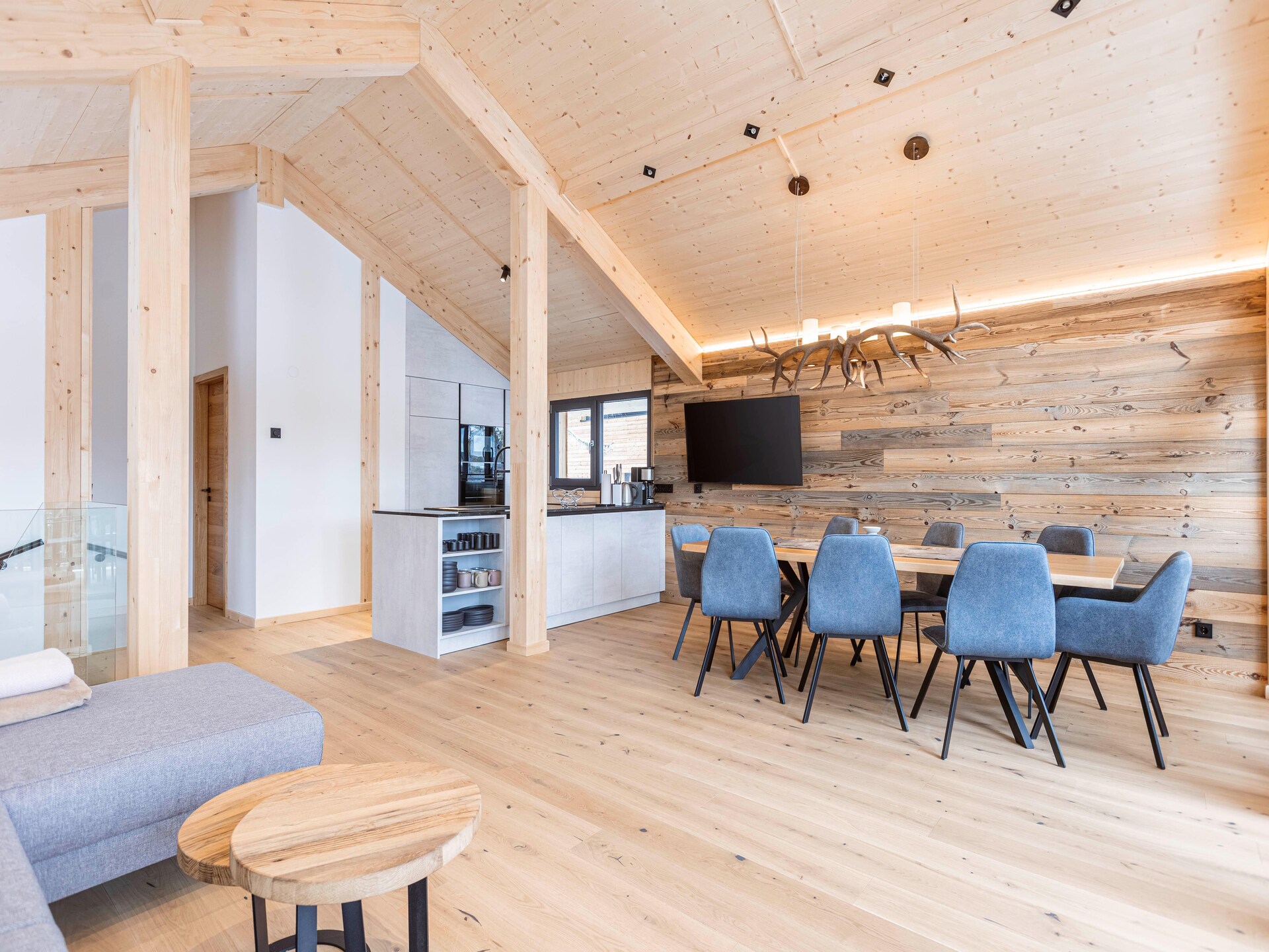 Massief houten chalet met sauna en hot tub op de Turracher Höhe - foto 9
