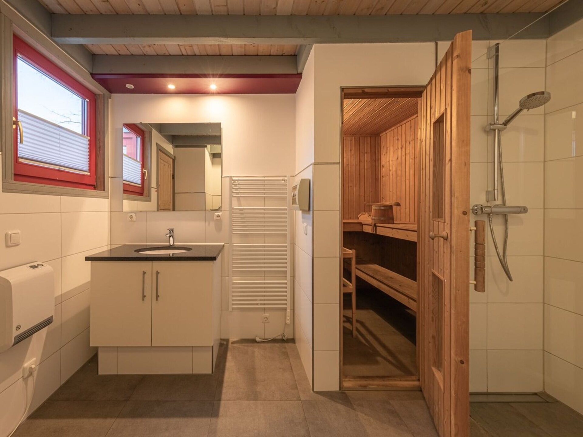 Vrijstaand vakantiehuis aan het Granzower Meer met sauna en open haard - foto 33