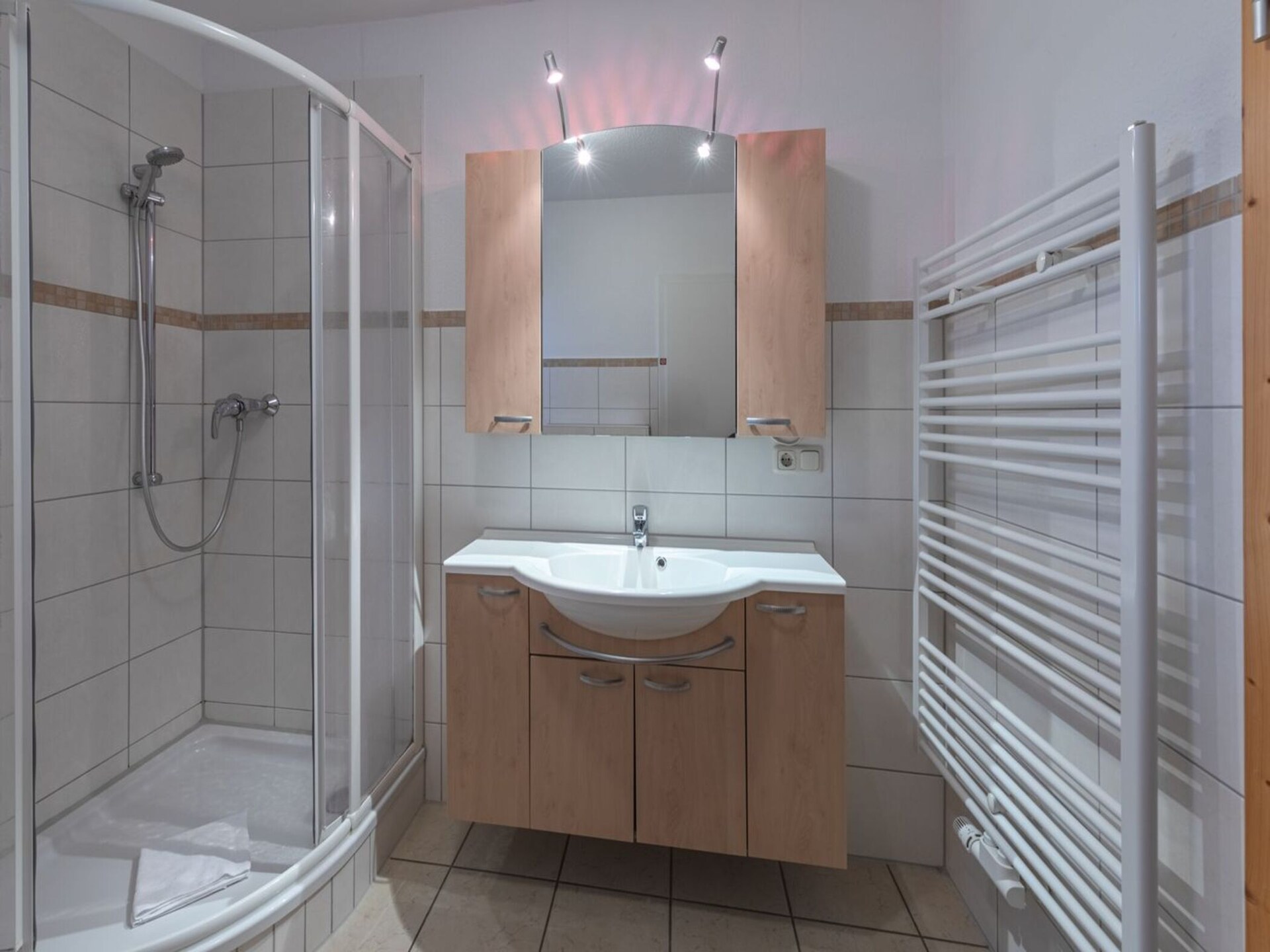 Licht appartement 64m² bij strand Müritz, slaapt 4 personen - foto 14