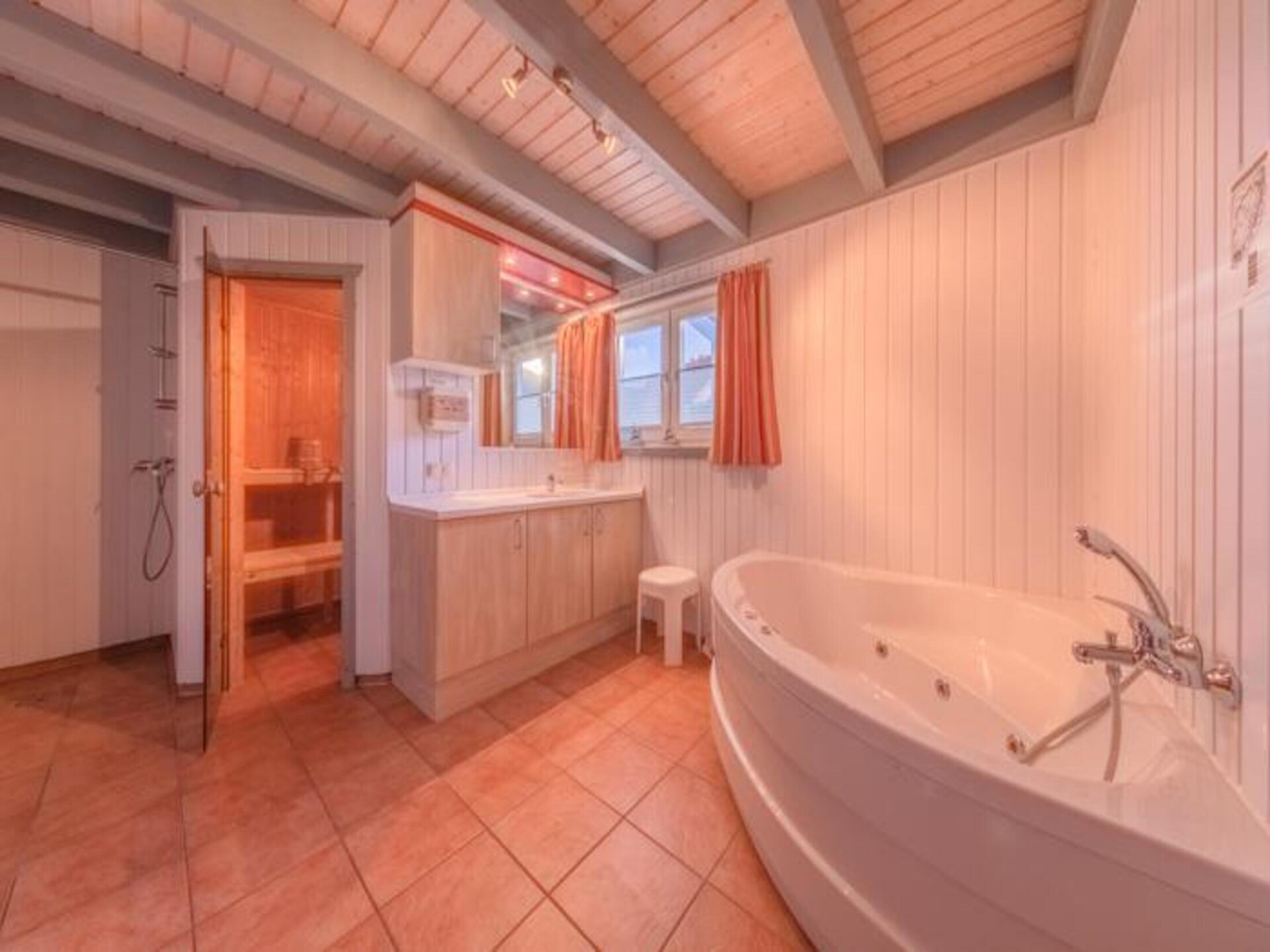 8-persoons vakantiehuis in Rechlin op 400m van het strand · 8 pers. - foto 16