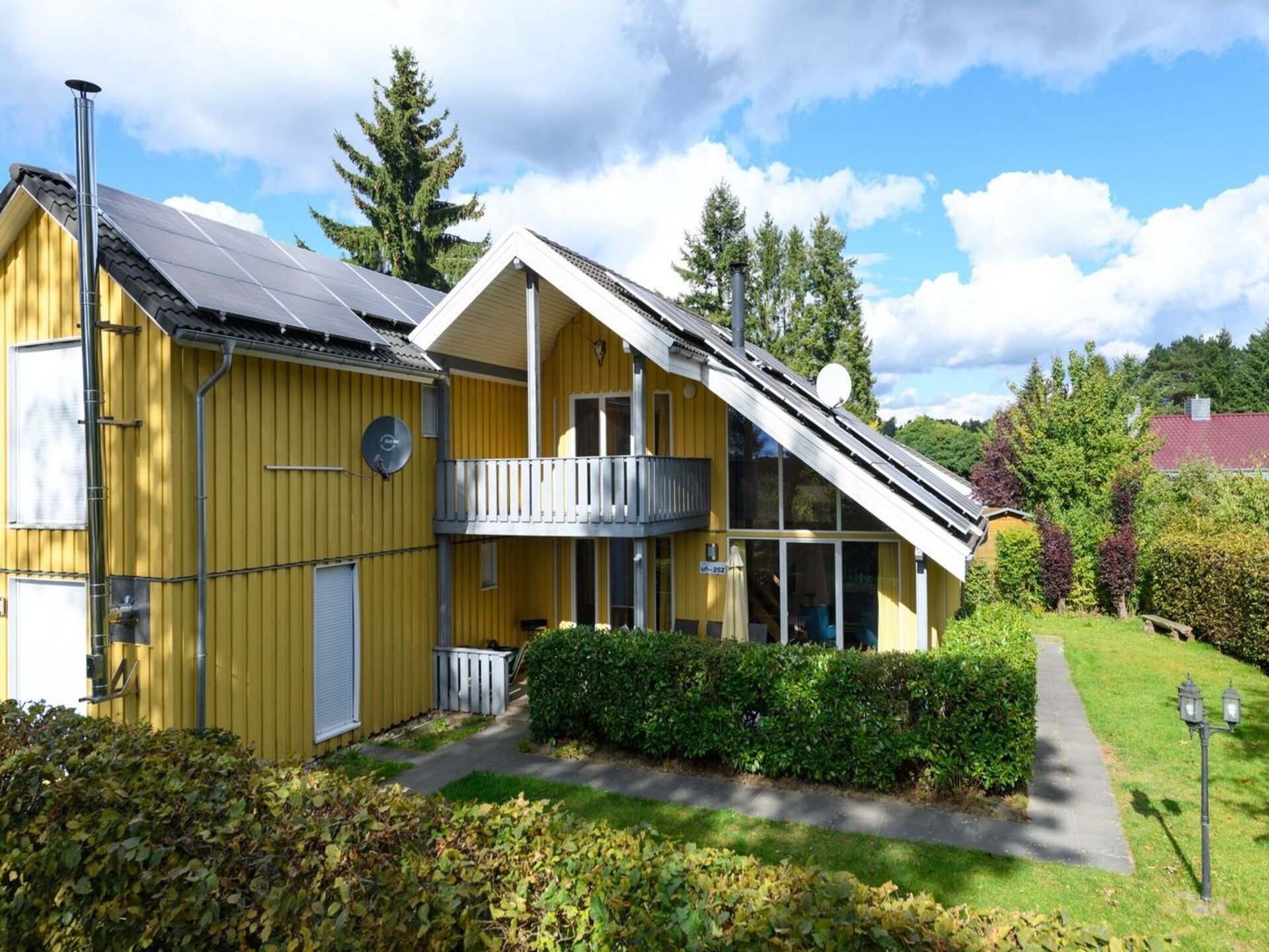 Ruim vakantiehuis voor 8 personen direct aan het Granzower Meer - foto 1