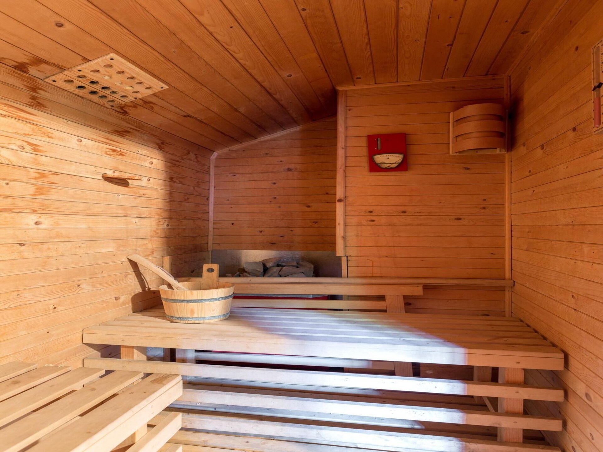 Vakantiehuis met sauna en tuin op 120 meter van het Raduńskie-meer - foto 14