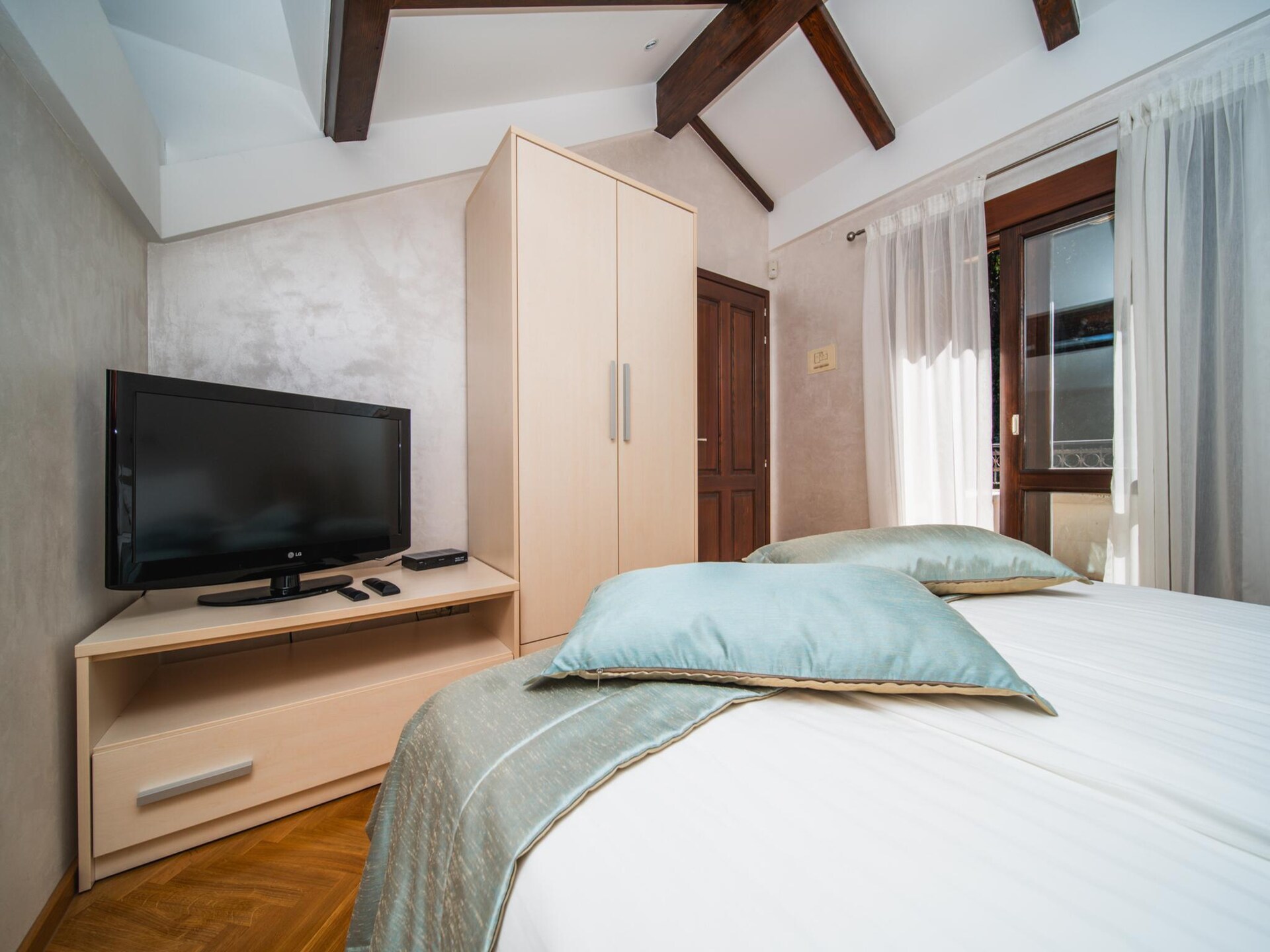 Villa Franica: Vrijstaande oase met 5 slaapkamers op 20 meter van het strand - foto 16