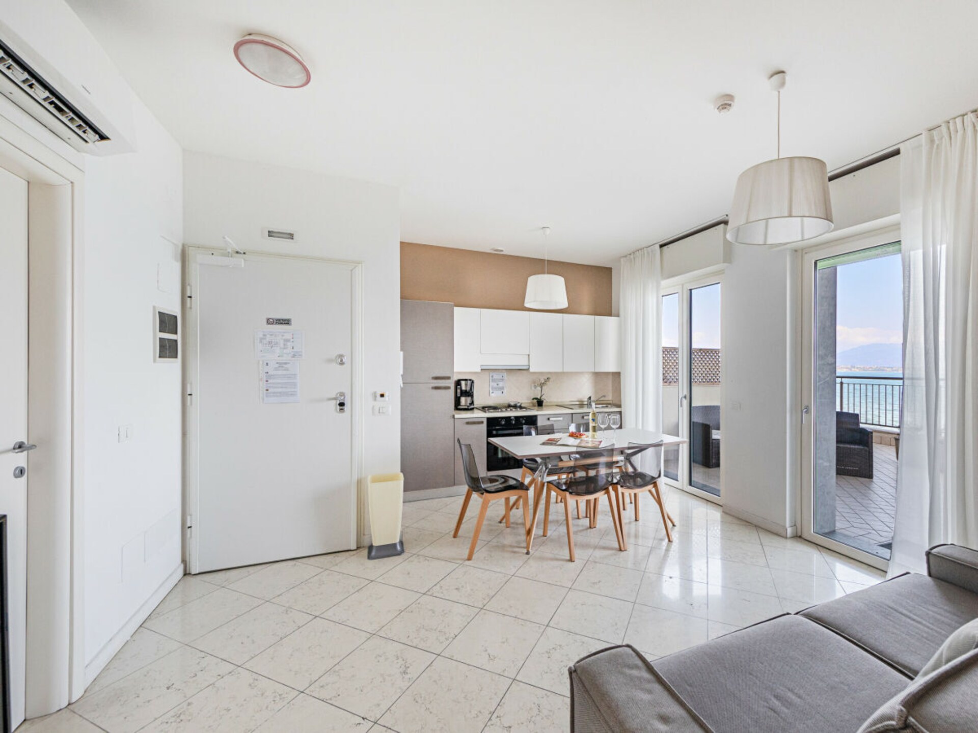 Modern appartement aan het Gardameer met zwembad en meerzicht in Desenzano - foto 12