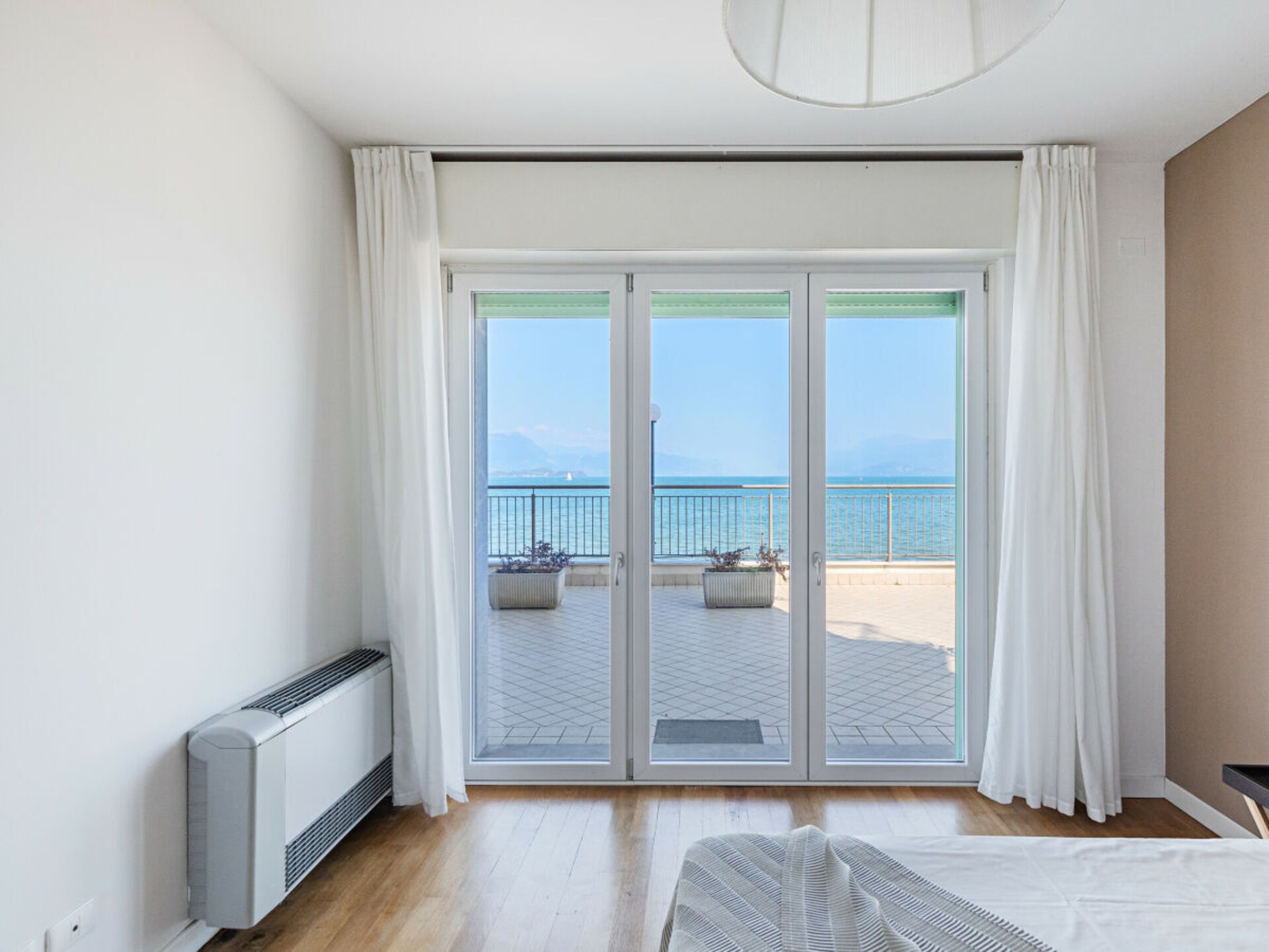 Modern appartement aan het Gardameer met zwembad en meerzicht in Desenzano - foto 17