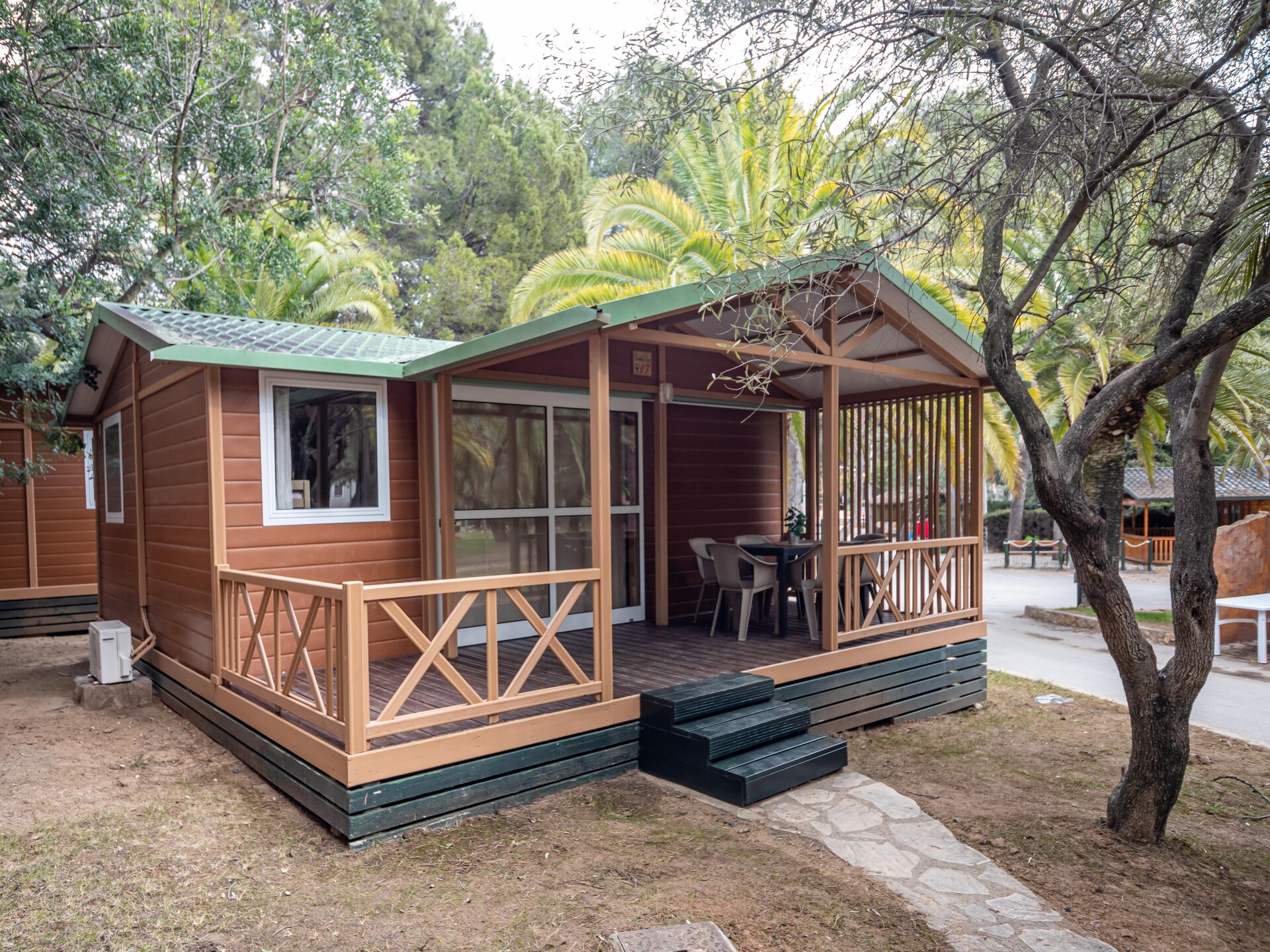 Houten chalet Baobab aan de Costa Dorada, vlakbij het strand - foto 1