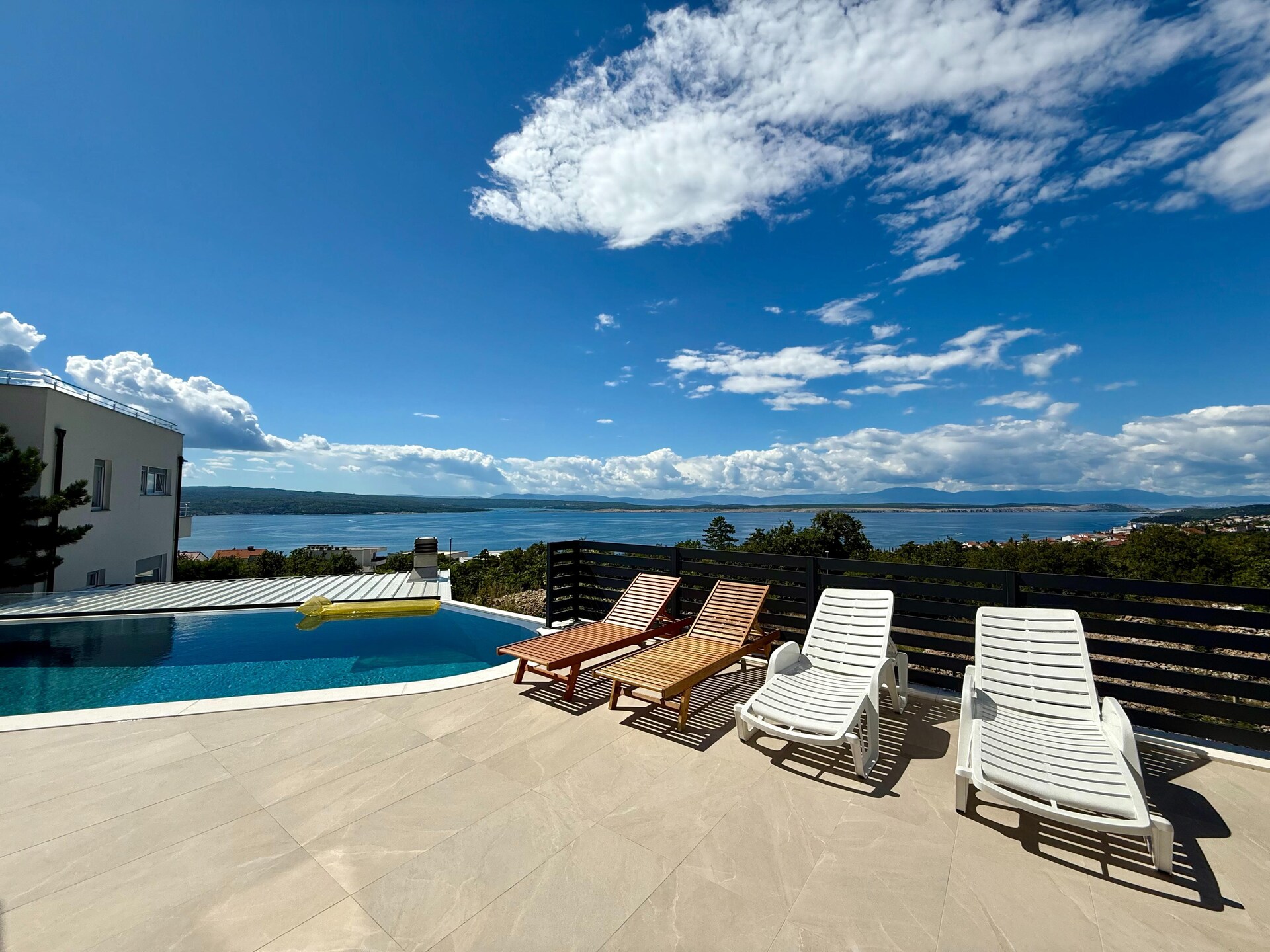 Villa V in Crikvenica: Ruim vakantiehuis voor 10 personen met 5 slaapkamers - foto 7