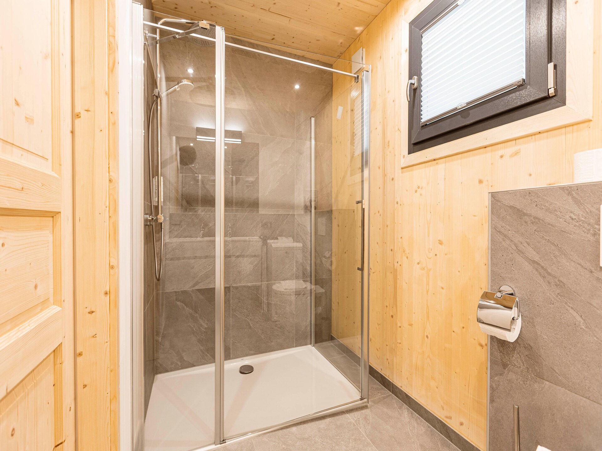Appartement met privé-spa, sauna & verwarmd zwembad op 240m van de skilift - foto 10