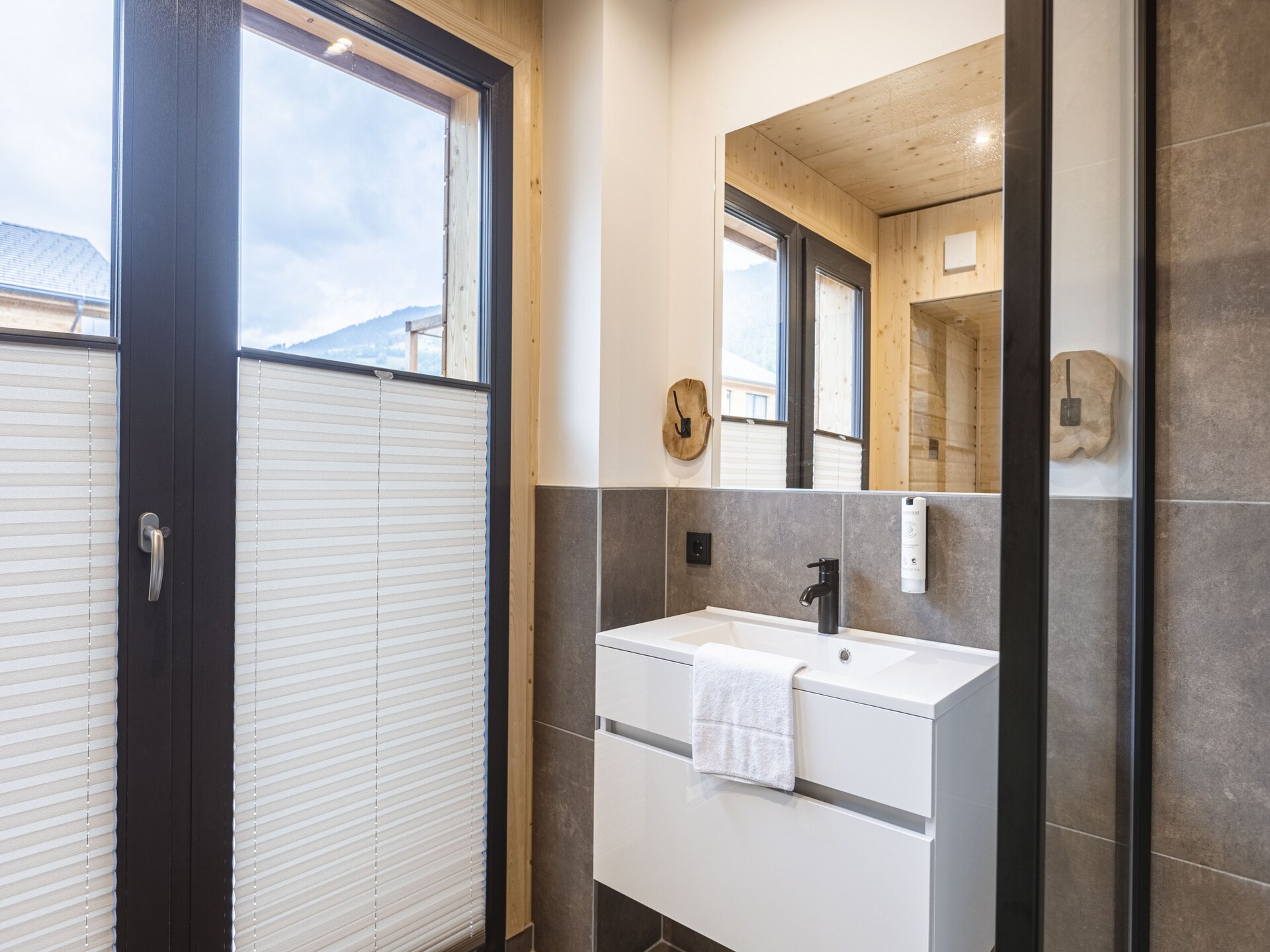 Luxe penthouse met privé-spa & buitenbad op 240m van de gondellift - foto 26