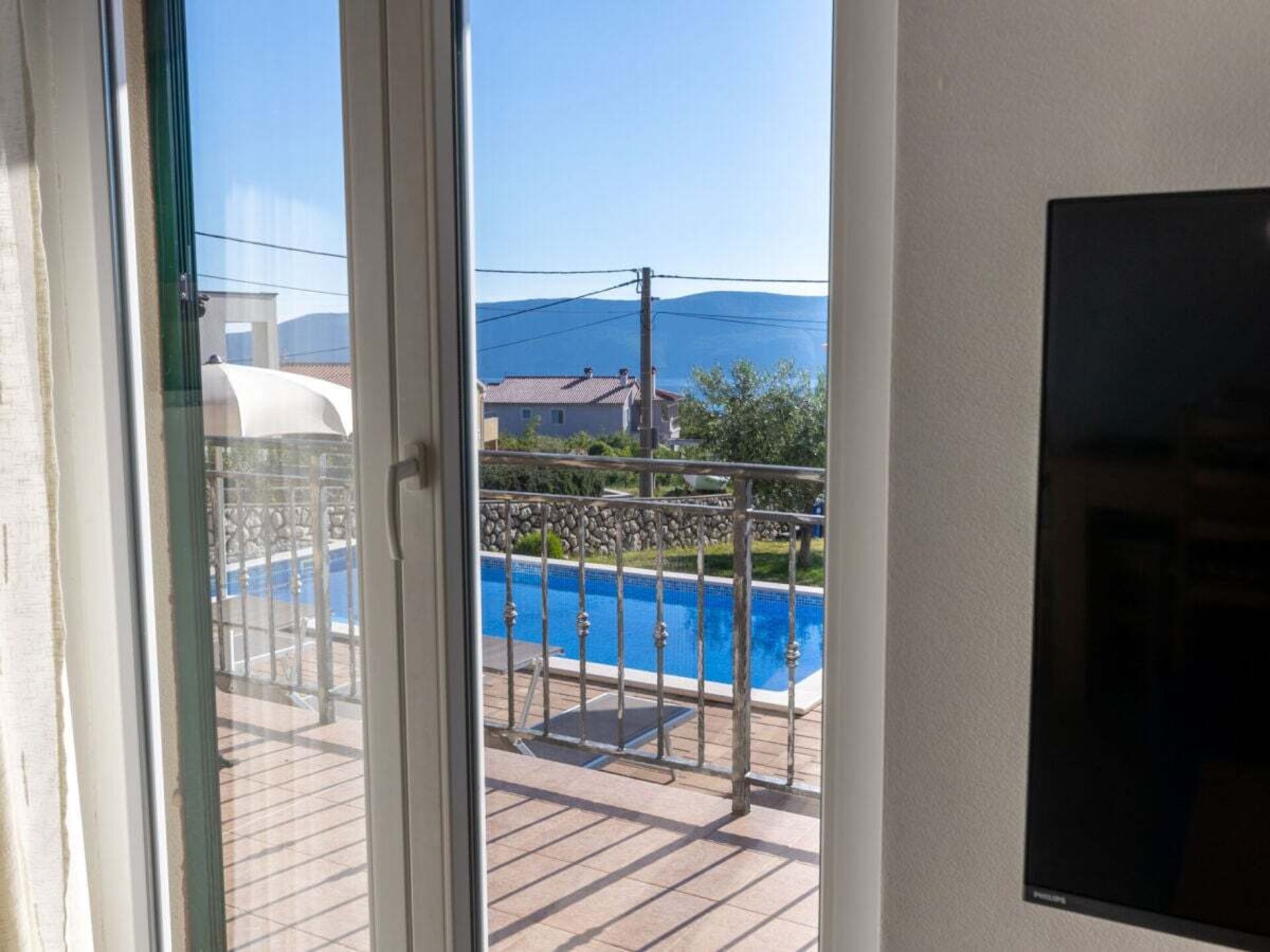 Ruim vakantiehuis met privézwembad en zeezicht bij Krk voor 8 personen - foto 19