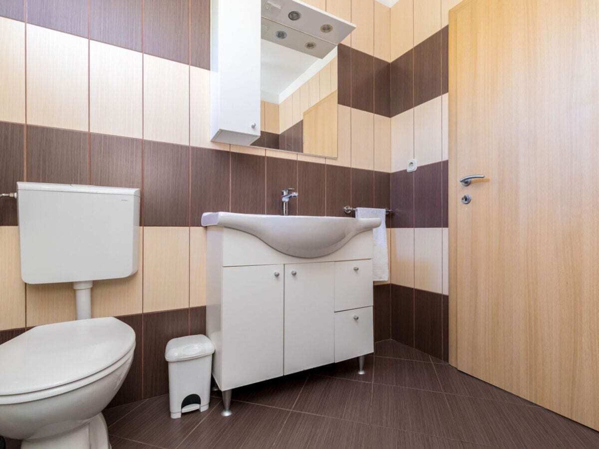 Ruim vakantiehuis met privézwembad en zeezicht bij Krk voor 8 personen - foto 27