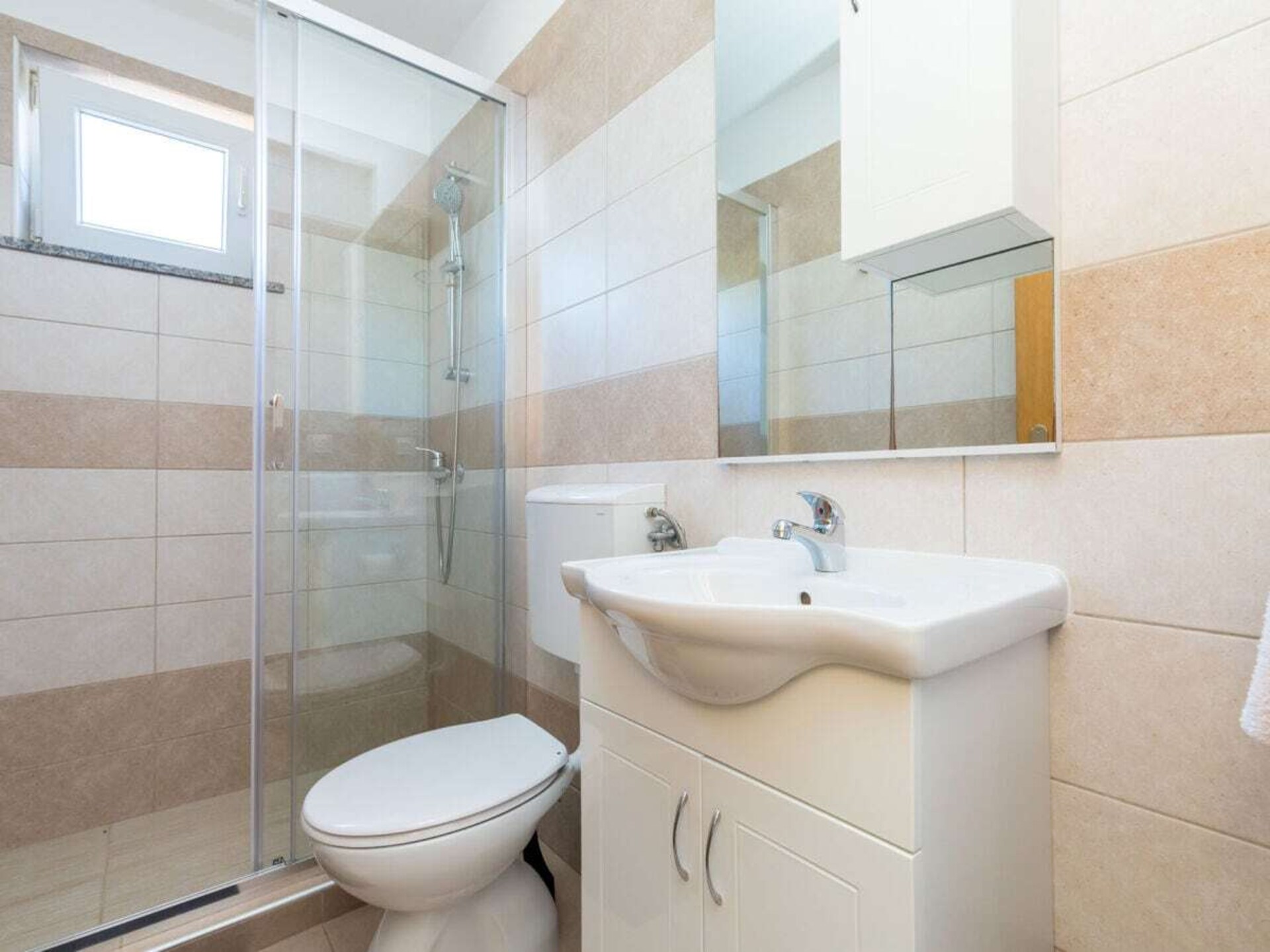 Ruim vakantiehuis met privézwembad en zeezicht bij Krk voor 8 personen - foto 37