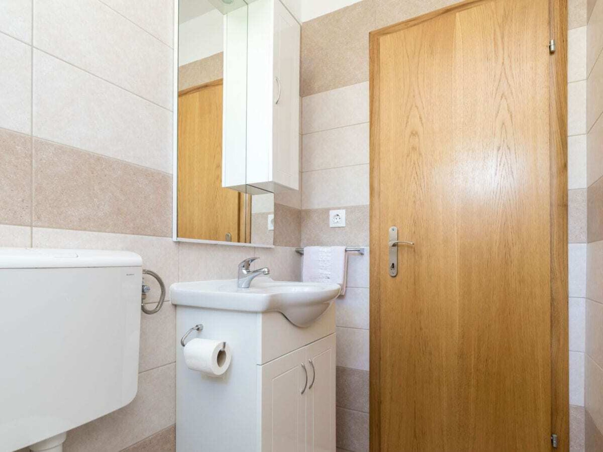 Ruim vakantiehuis met privézwembad en zeezicht bij Krk voor 8 personen - foto 38