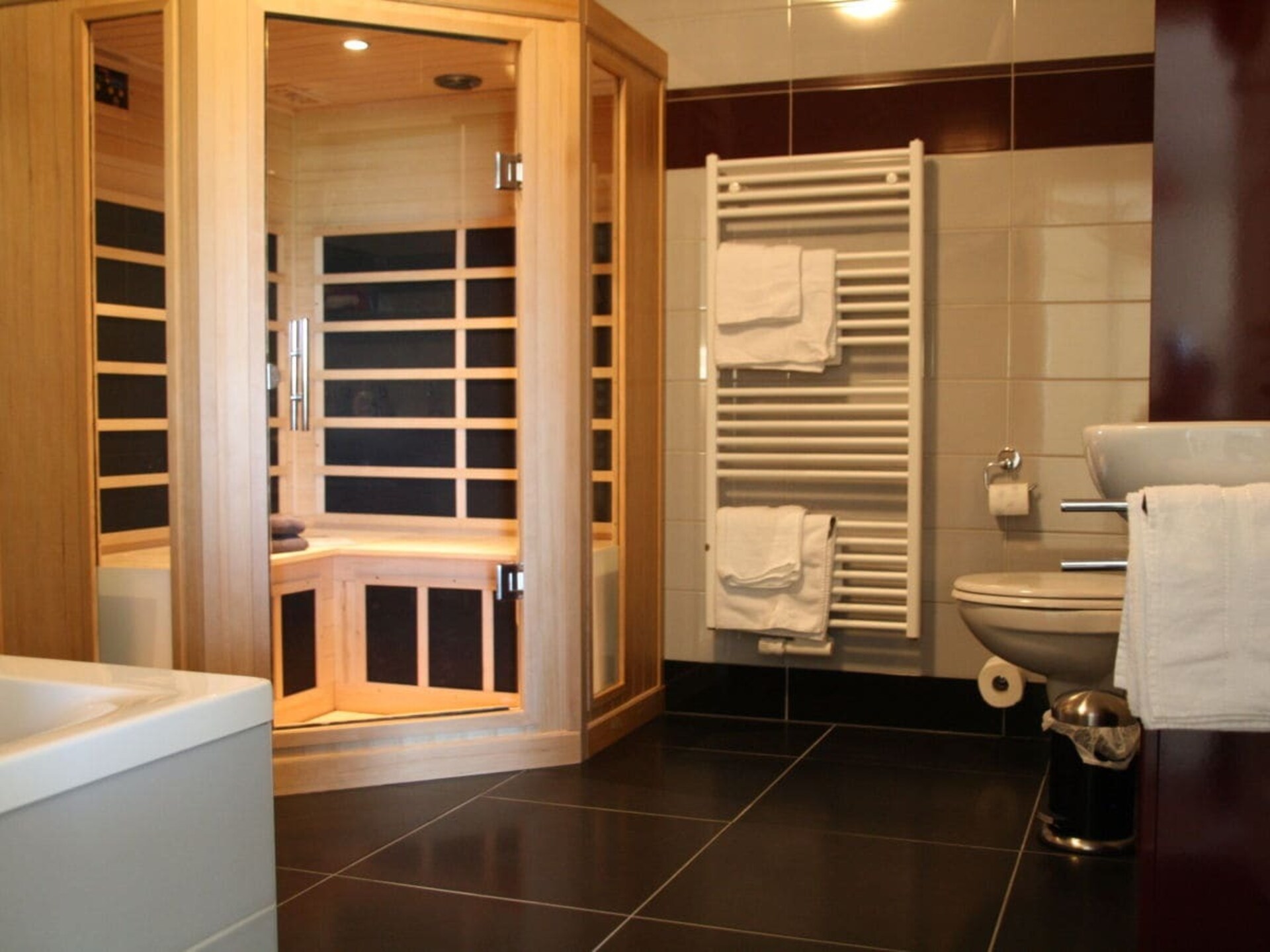 Luxe vakantiehuis met whirlpool en panoramisch uitzicht in Plau am See - foto 17