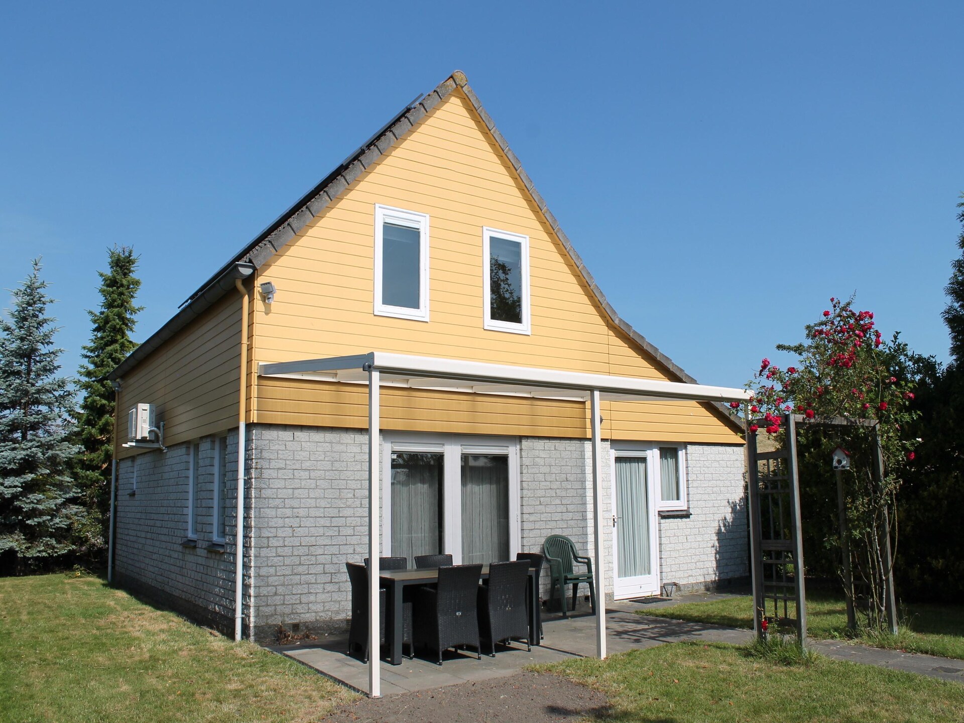 Vrijstaande villa met sauna op 300m van zee in Wemeldinge, Zeeland - foto 17